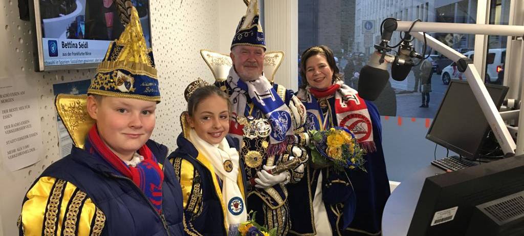 Das Prinzenpaar und das Kinderprinzenpaar bei uns im Radio Essen-Studio