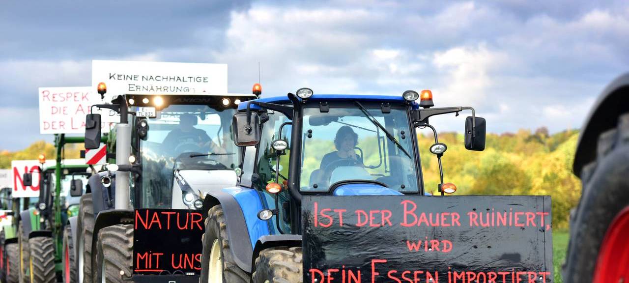 Protest in Essen: Landwirte zünden Mahnfeuer