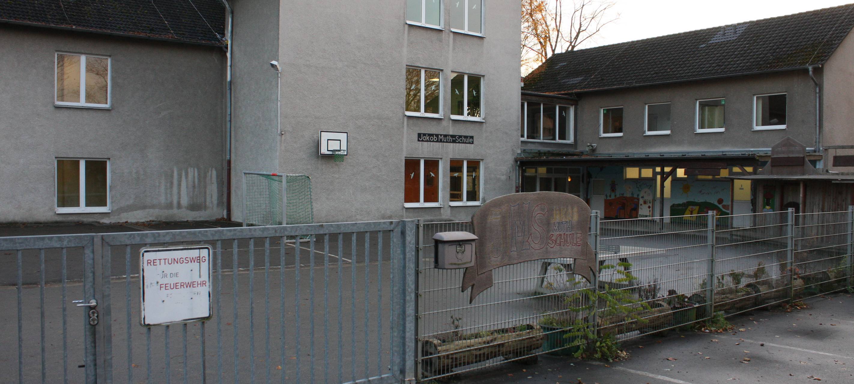 Turnhalle in Essen an Schule gesperrt - Vandalismus?