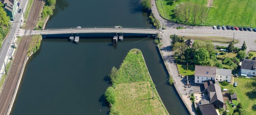 Hochwasser in Essen: Schwimmbrücke gesperrt