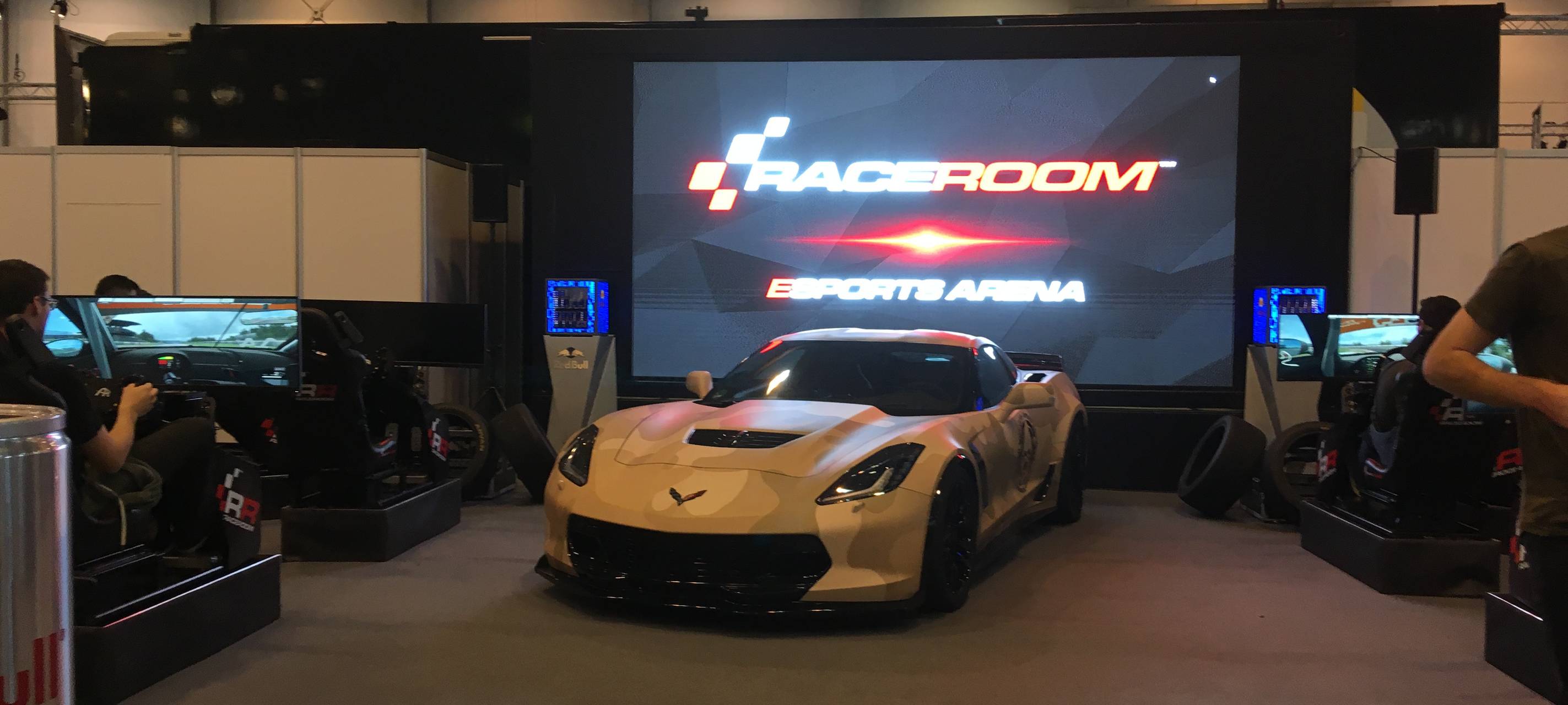 An Simulatoren kann man in Rennen gegeneinader antreten.