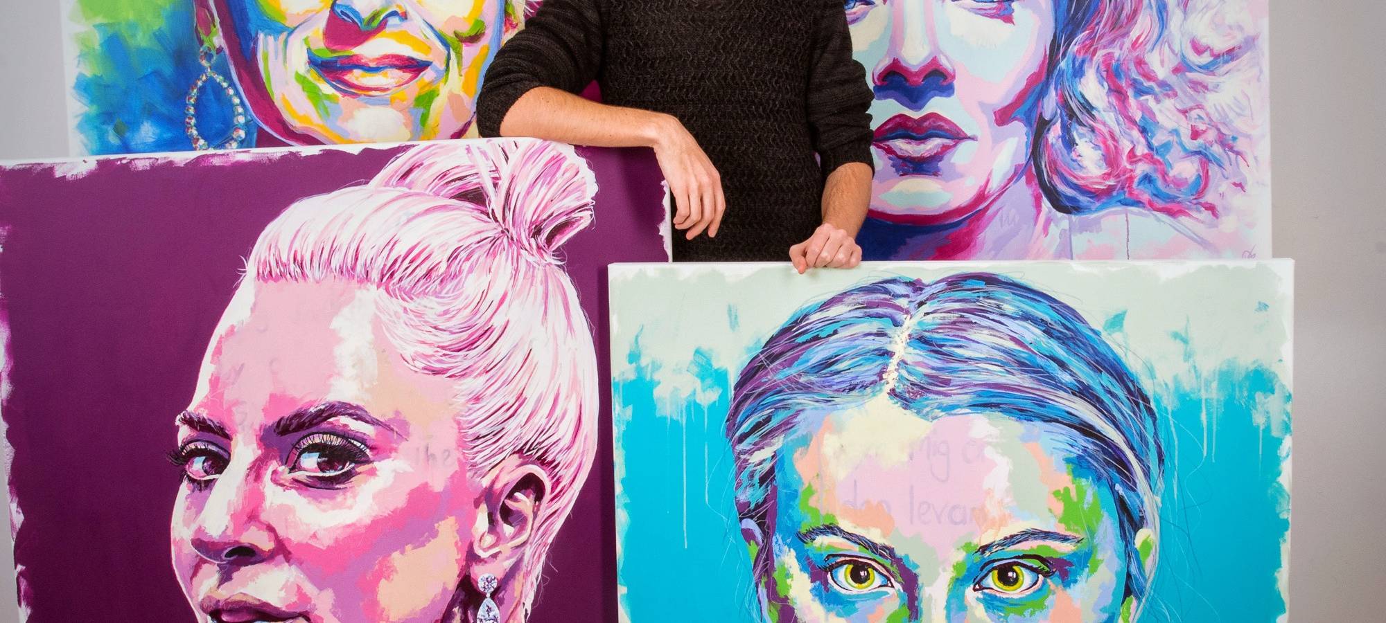 Oliver Schäfer aus Essen-Rüttenscheid malt starke Frauen als Pop-Art-Portrait.