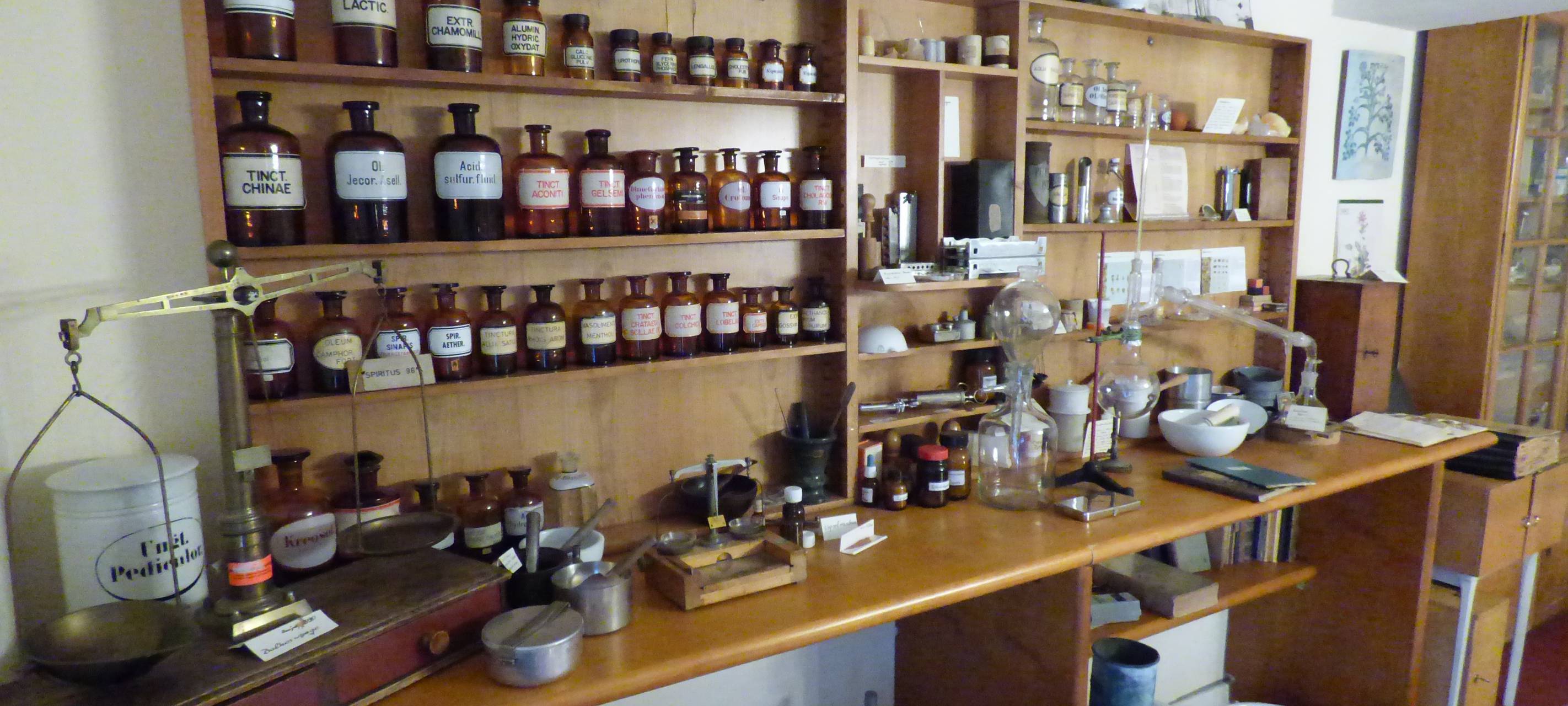 Historische Apotheke in Essen: Reichsadler-Apotheke in Rellinghausen feiert 150. Jubiläum