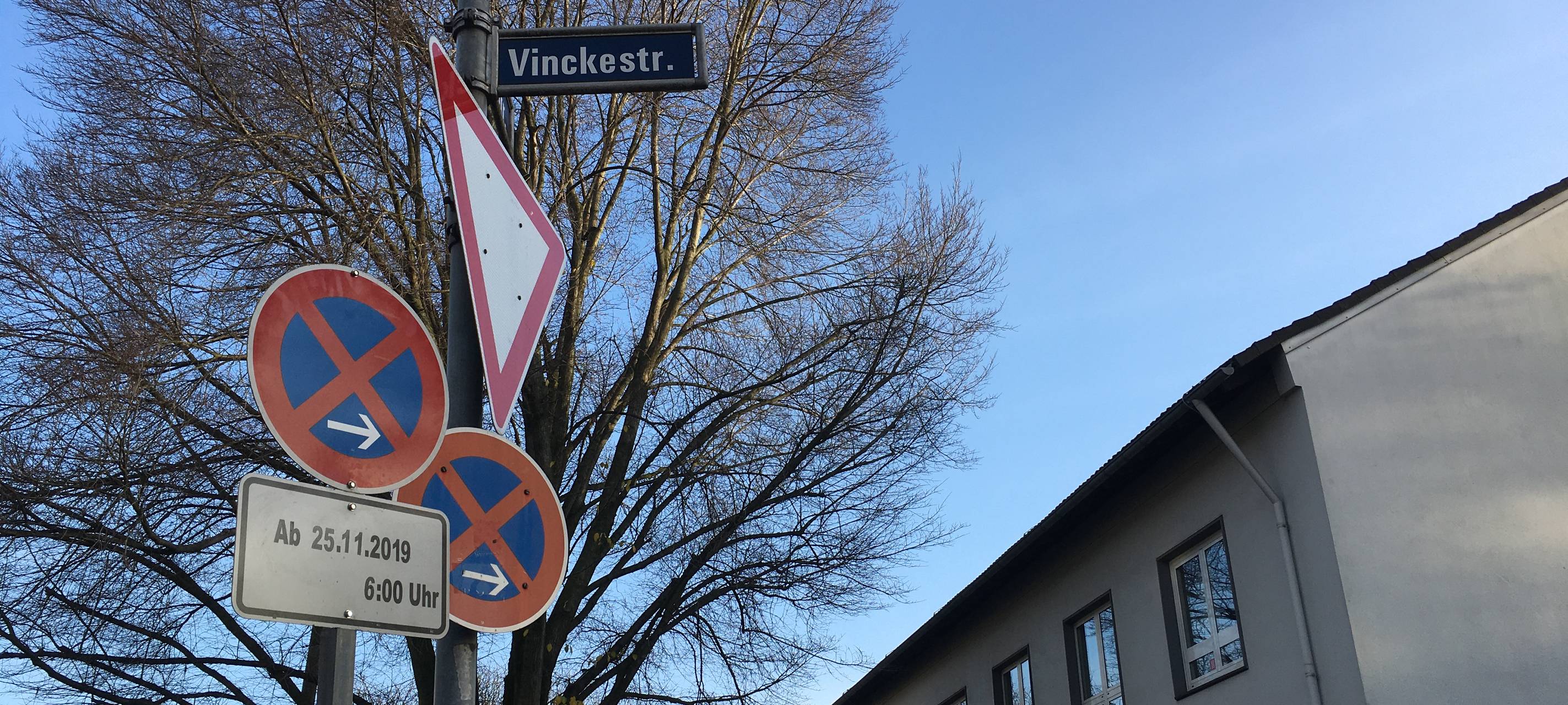 Verwirrung für Autofahrer in Essen: Halteverbot in der Vinckestraße in Borbeck