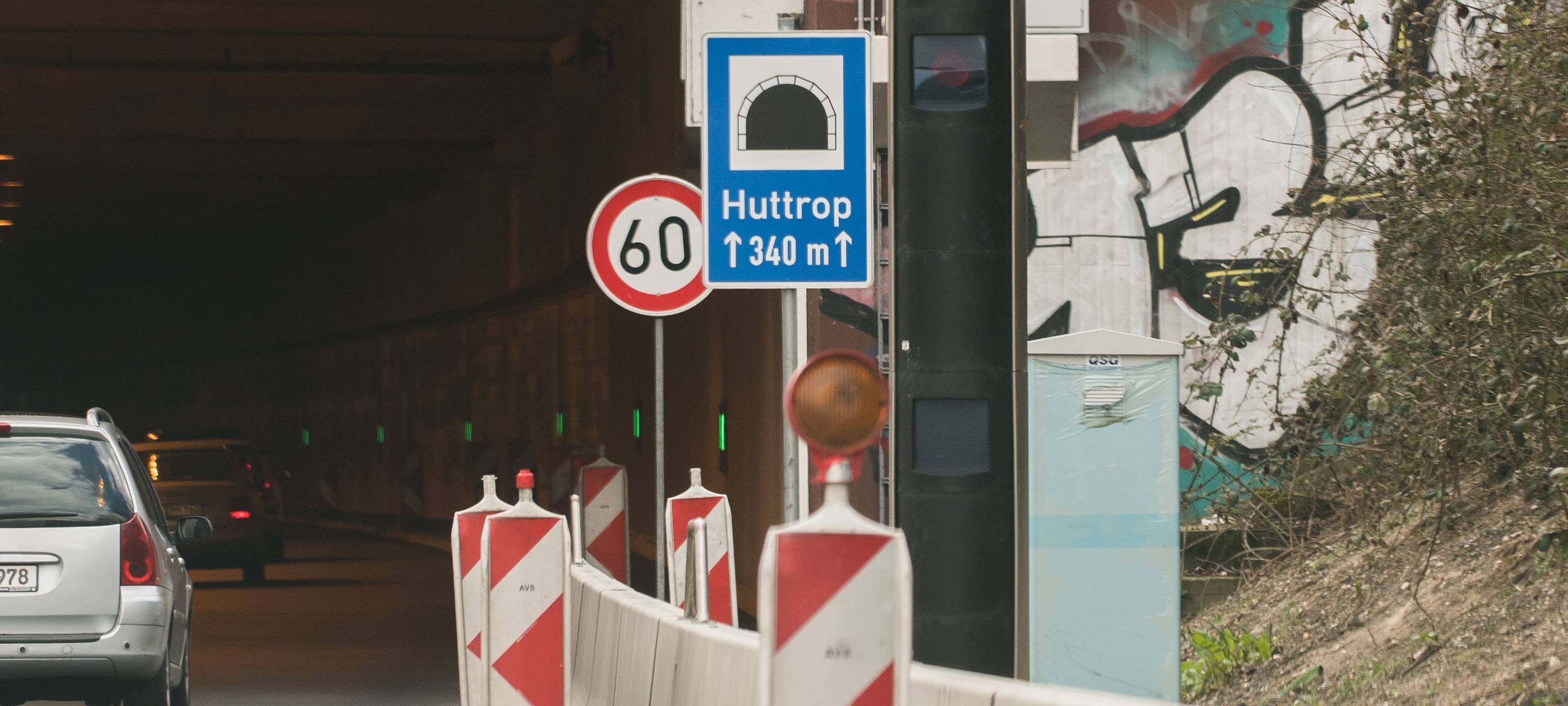 Das Foto zeigt den Blitzer am Tunnel Huttrop A52. In Zukunft steht aber am Werdener Berg.