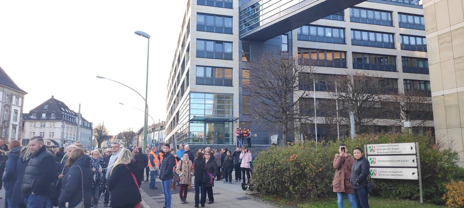 Das Landgericht in Essen musste kurz vor Weihnachten wegen einer Bombendrohung komplett geräumt werden.