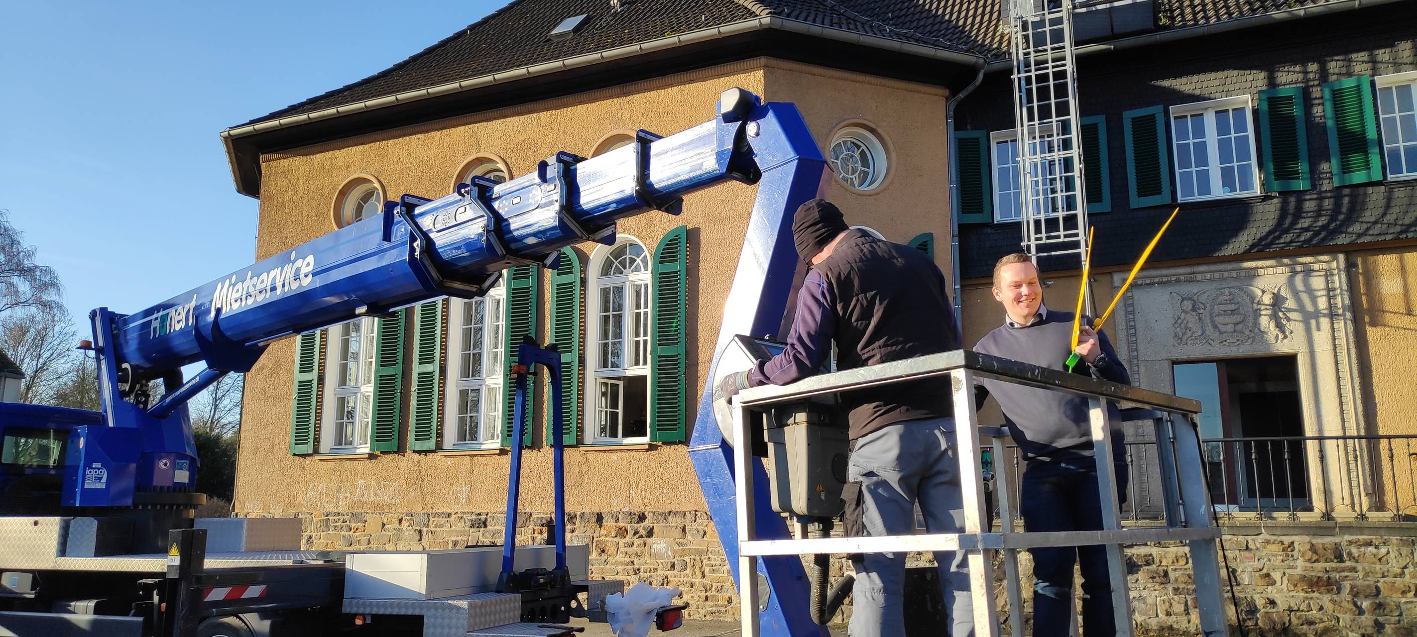 Kinderheim in Essen bekommt restaurierte Uhr zurück