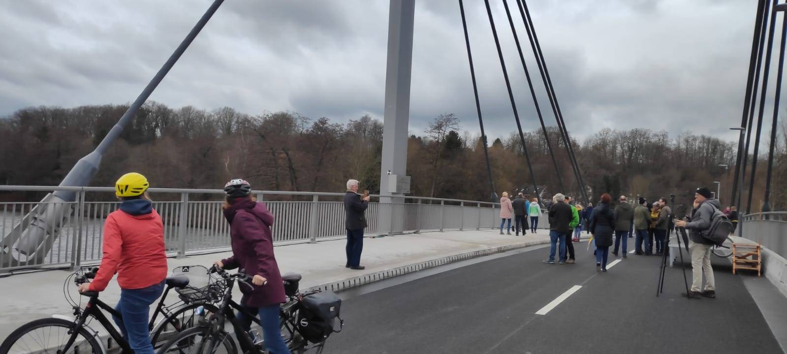 Essen: Kampmannbrücke nach über drei Jahren eröffnet - Autofahrer können aufatmen