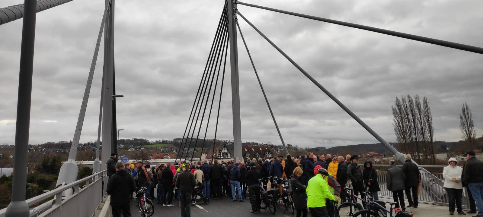 Essen: Kampmannbrücke nach über drei Jahren eröffnet - Autofahrer können aufatmen