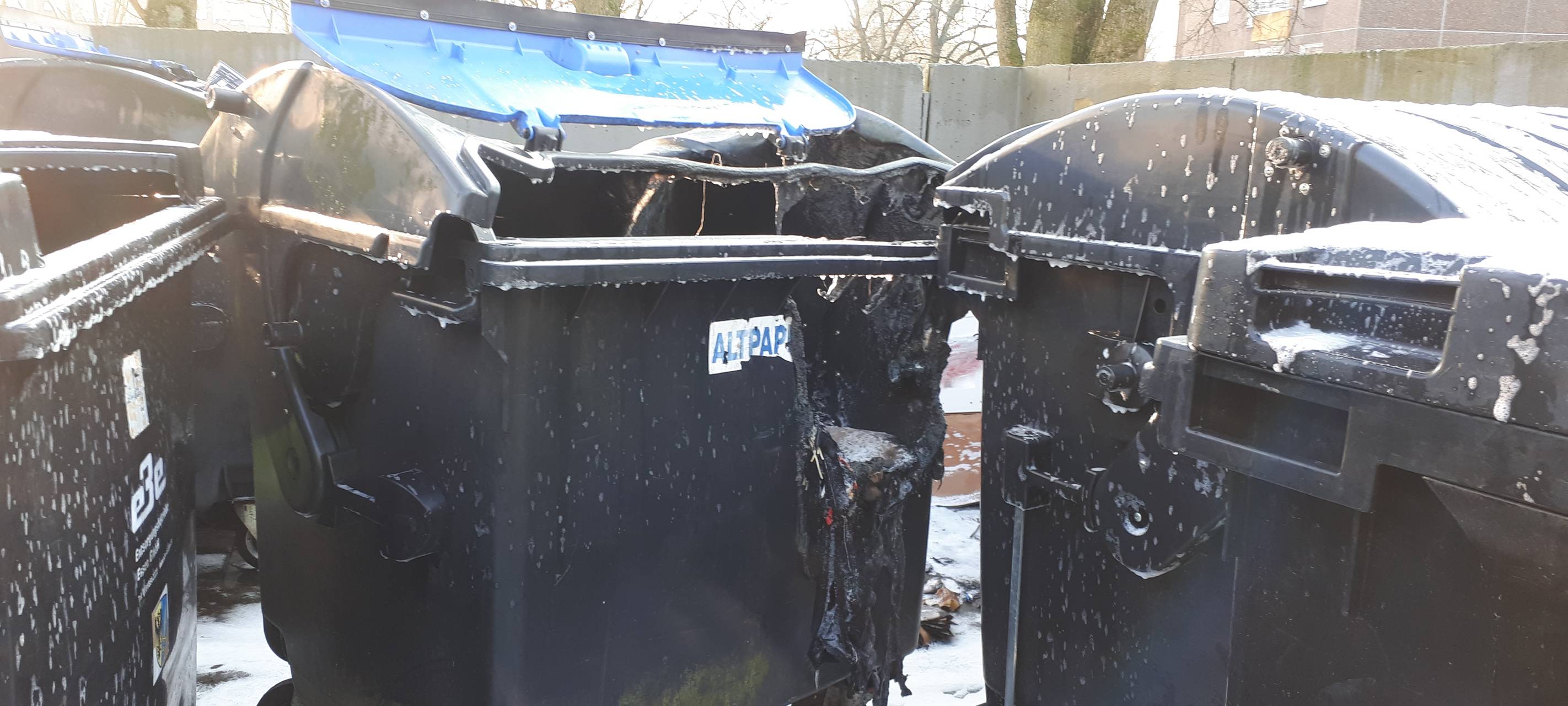 Brennende Mülltonnen an Silvester