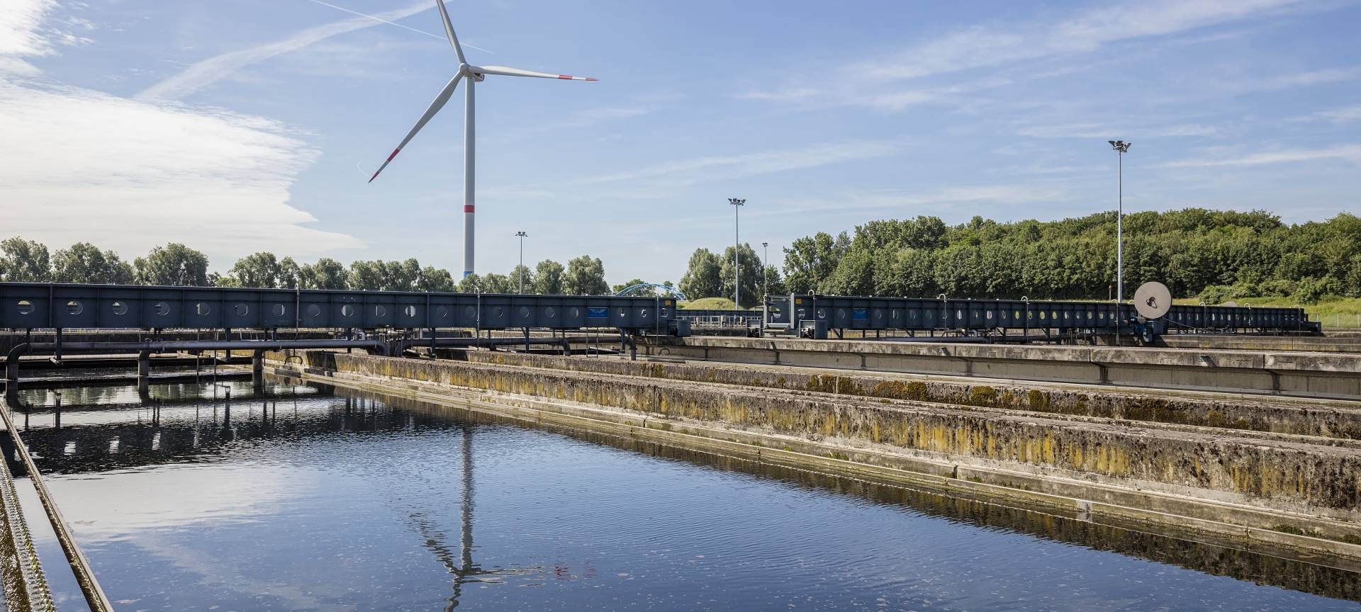 Windrad in Bottrop kurz hinter Essen-Vogelheim
