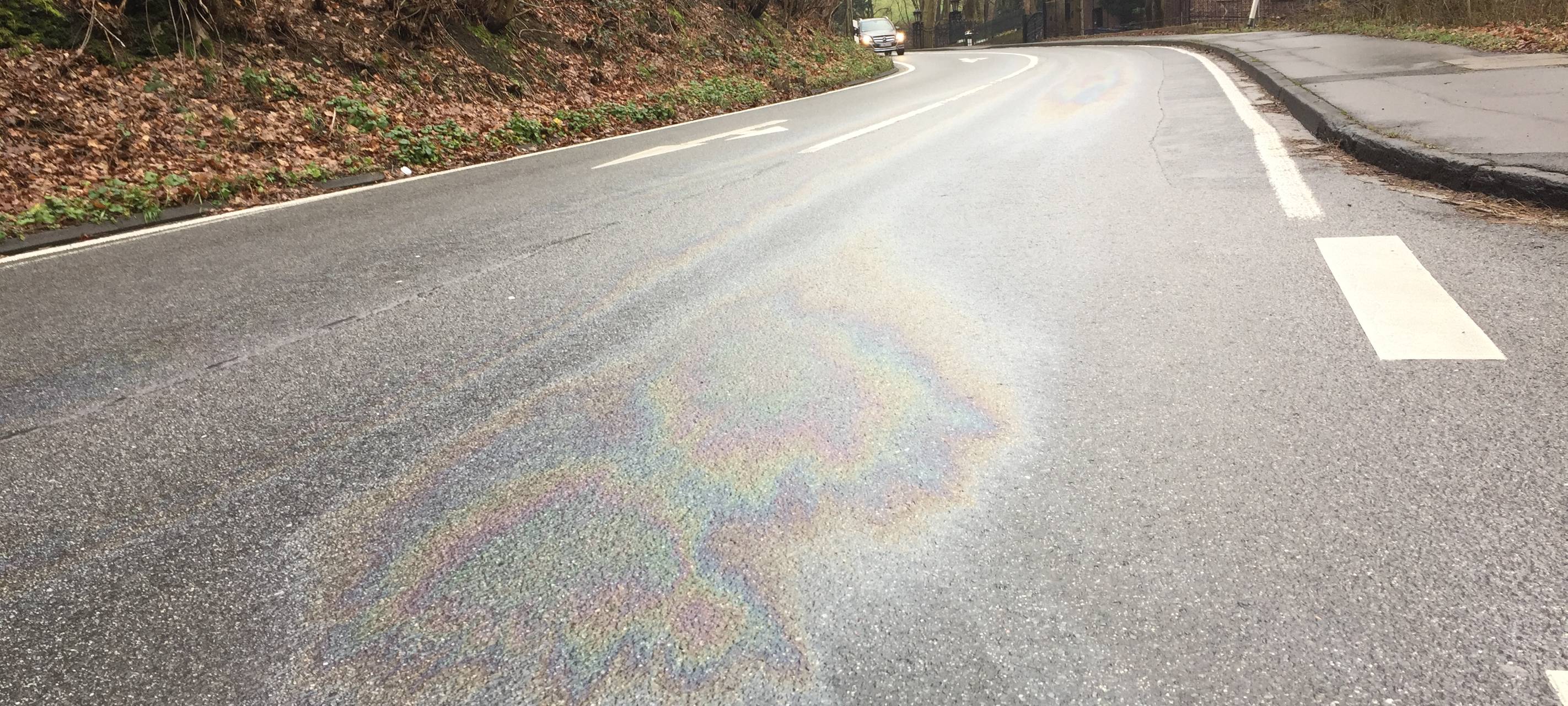 Dieselspur Ölspur Hammer Straße Essen