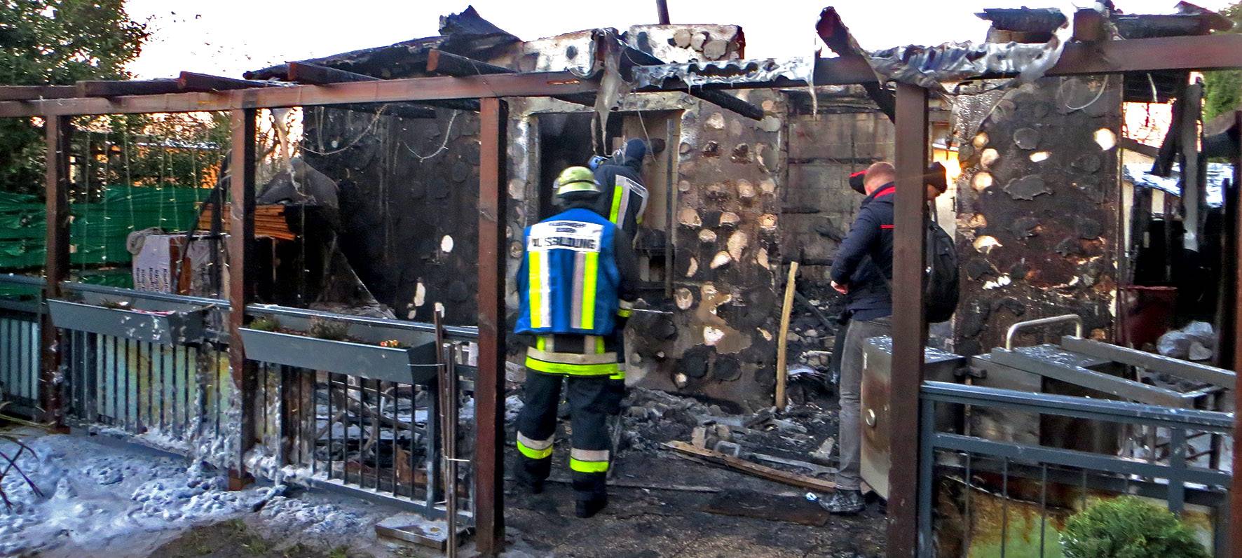 Abgebranntes Gartenhaus in Essen-Altenessen