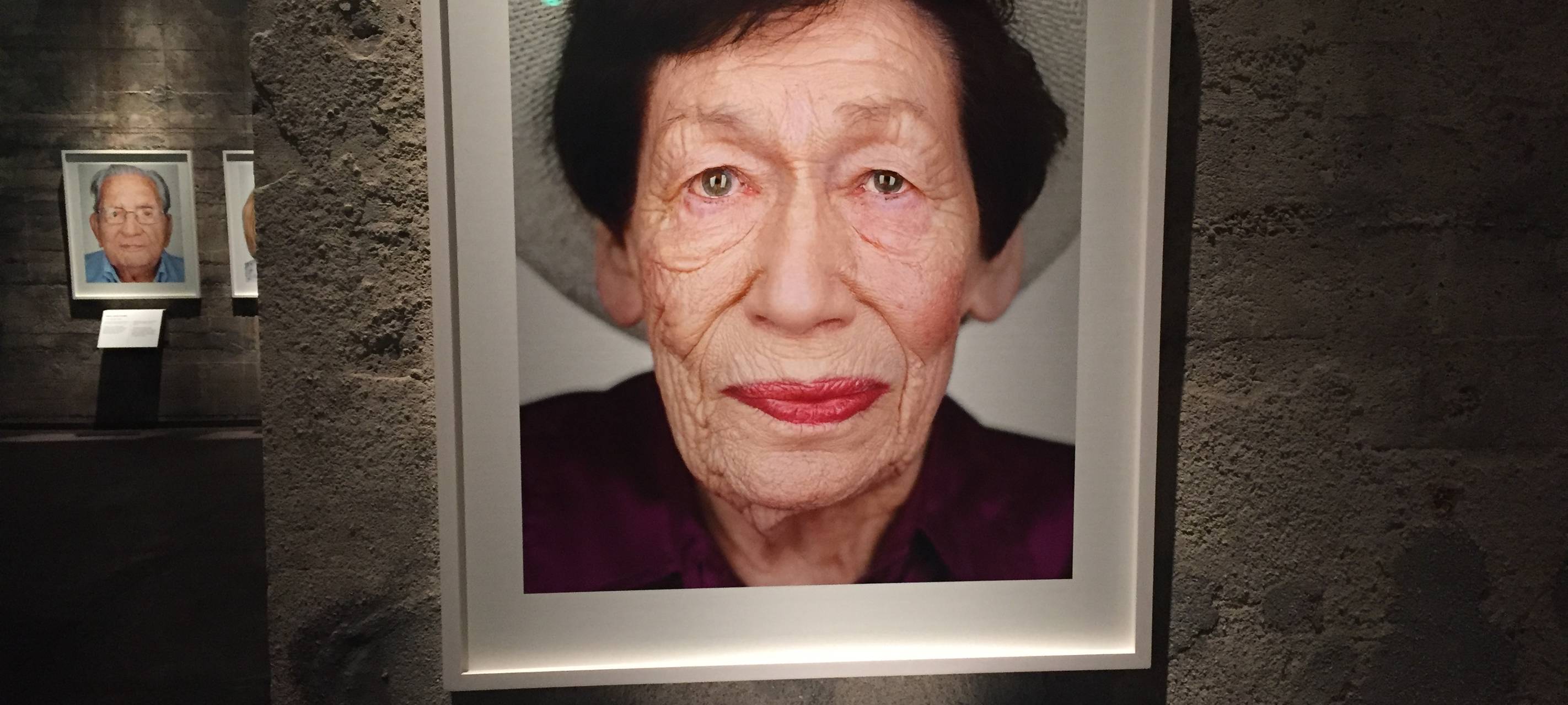 Essen: Merkel eröffnet Foto-Ausstellung zum Holocaust auf Zollverein