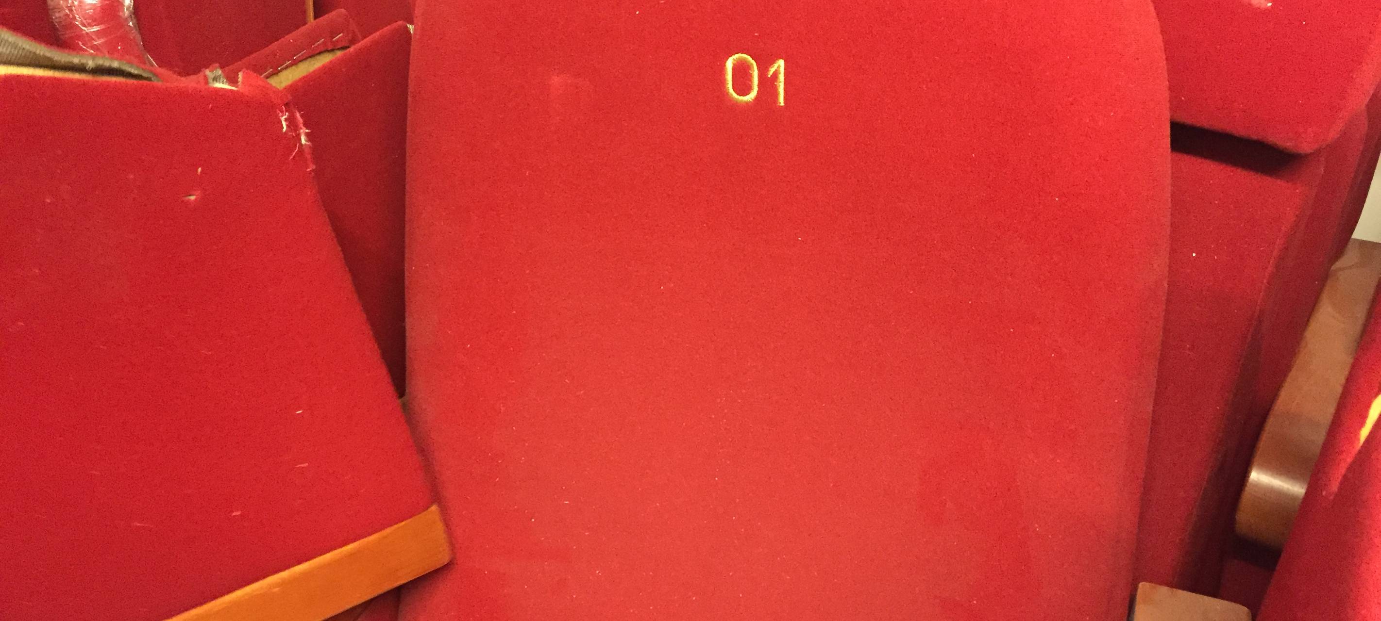 Neue Kinosessel für die Lichtburg Essen