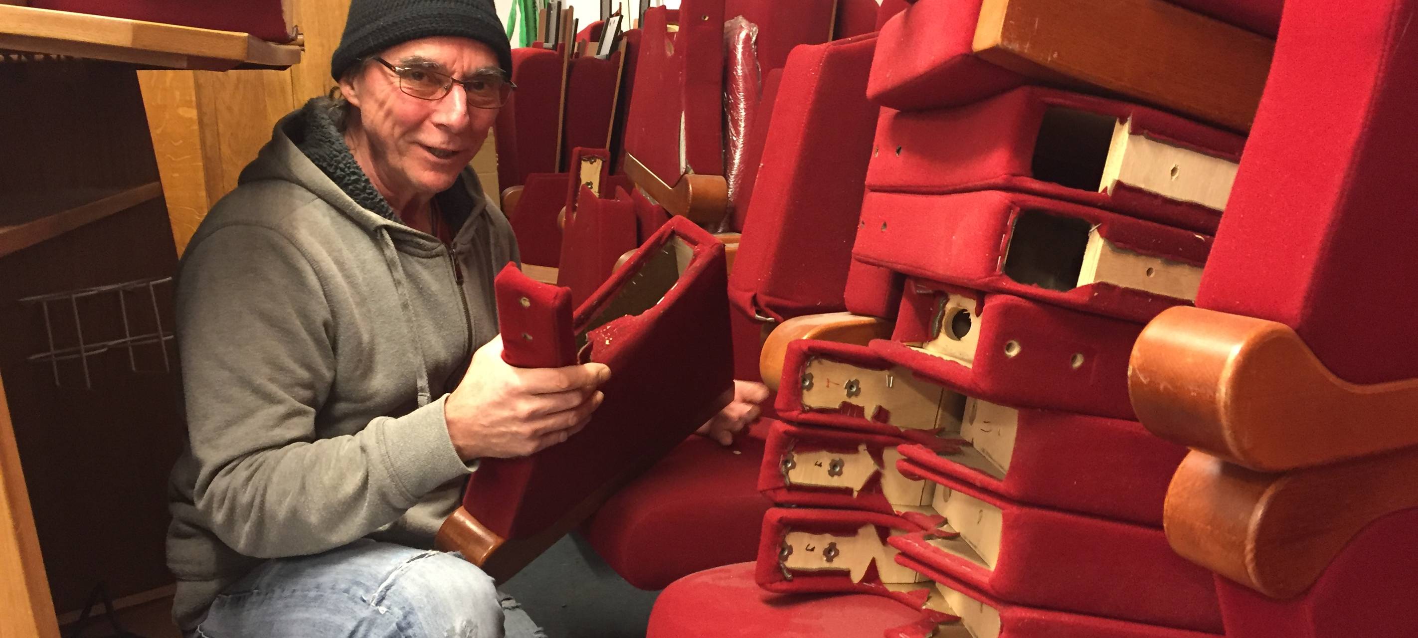 Neue Kinosessel für die Lichtburg Essen