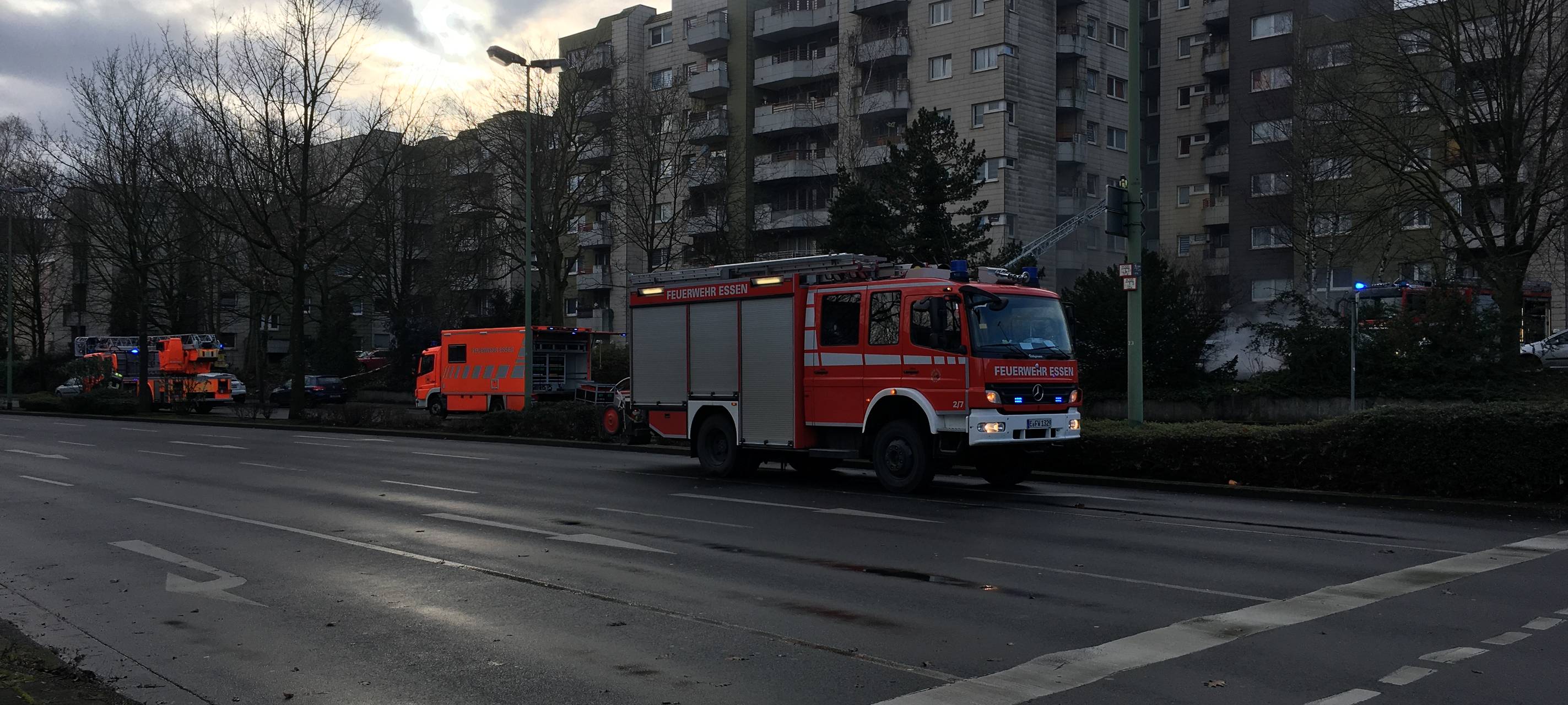 Essen: Feuer in Tiefgarage - dichter schwarzer Rauch