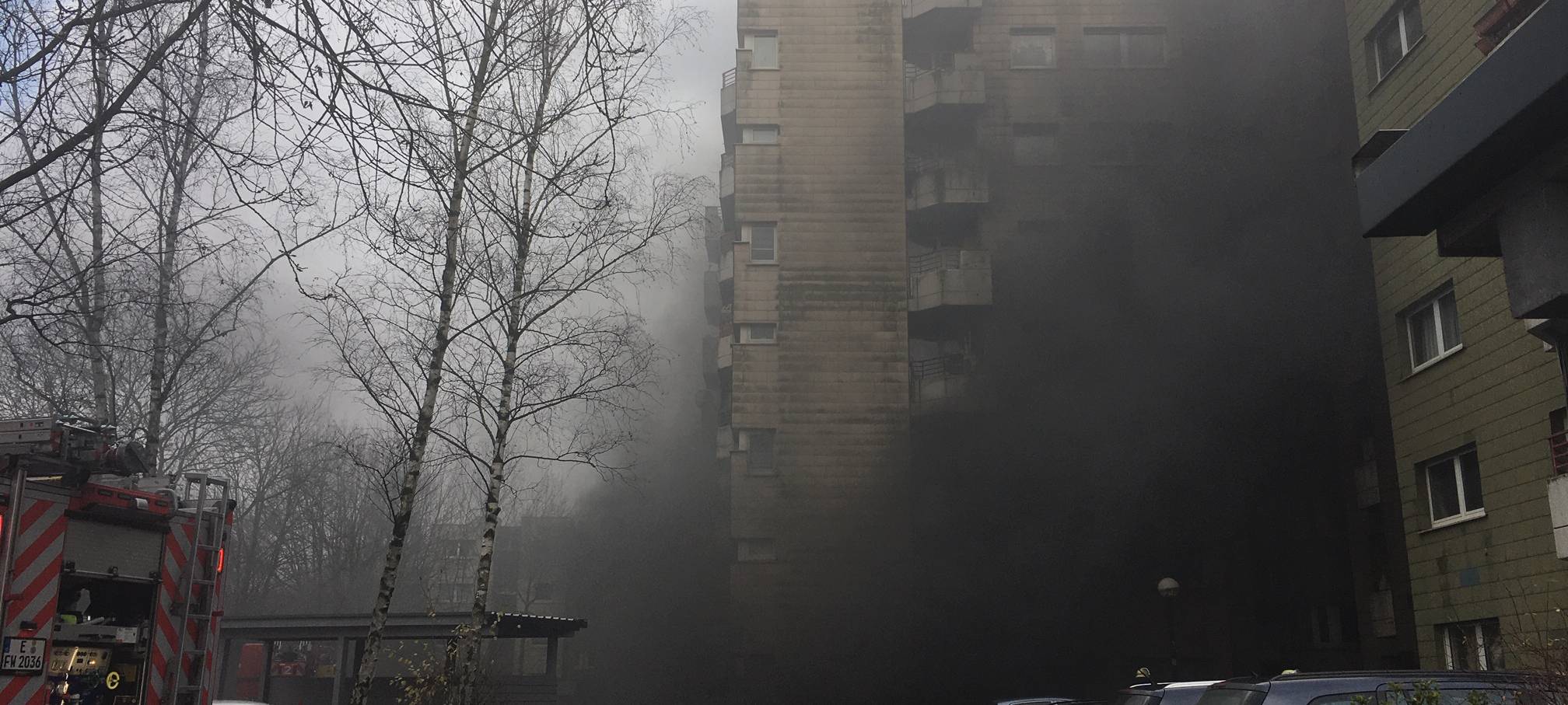 Essen: Feuer in Tiefgarage - dichter schwarzer Rauch