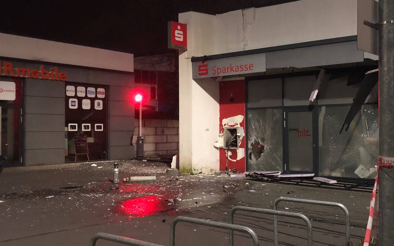 Essen: Geldautomat am Berthold-Beitz-Boulevard gesprengt