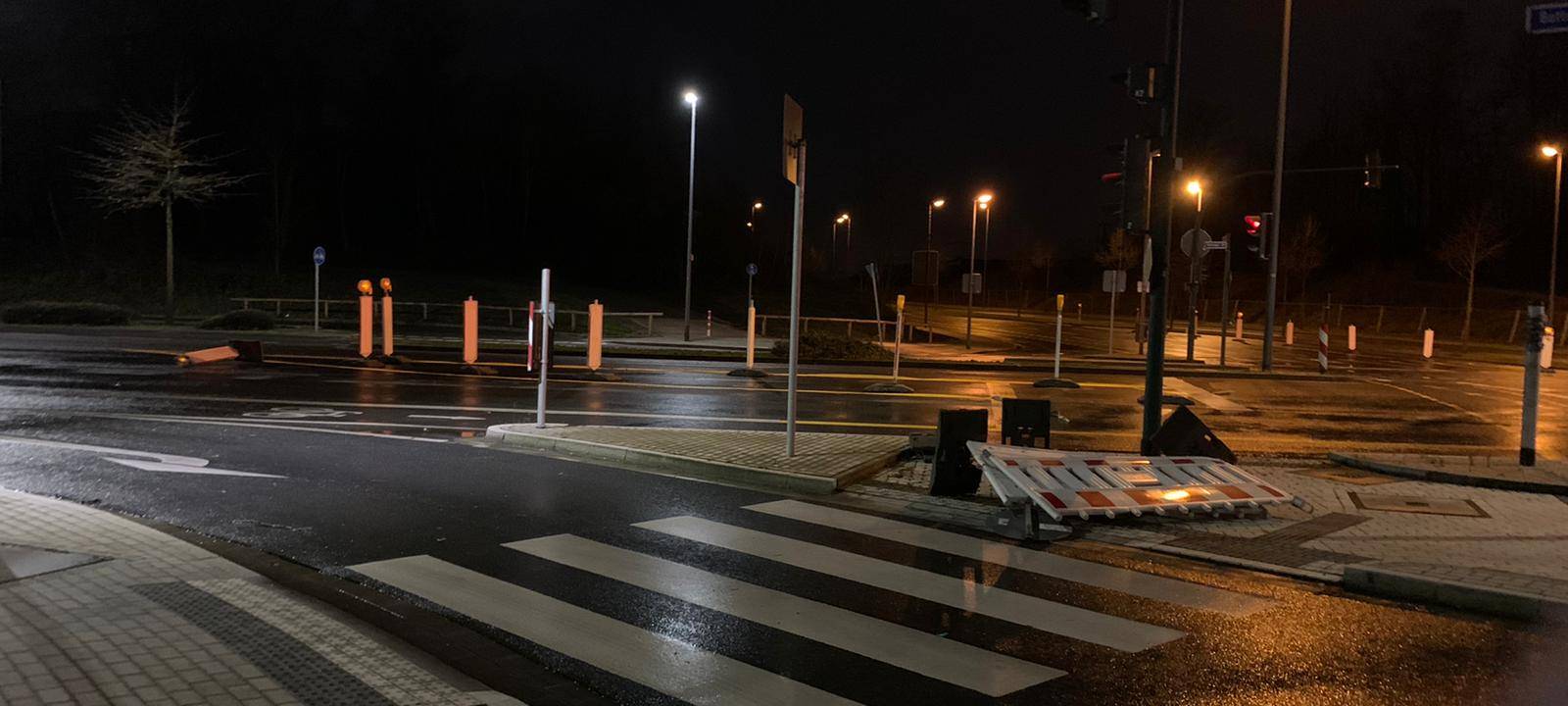 Auf der Baustelle am Berthold-Beitz-Boulevard stand in der Nacht nicht mehr viel.