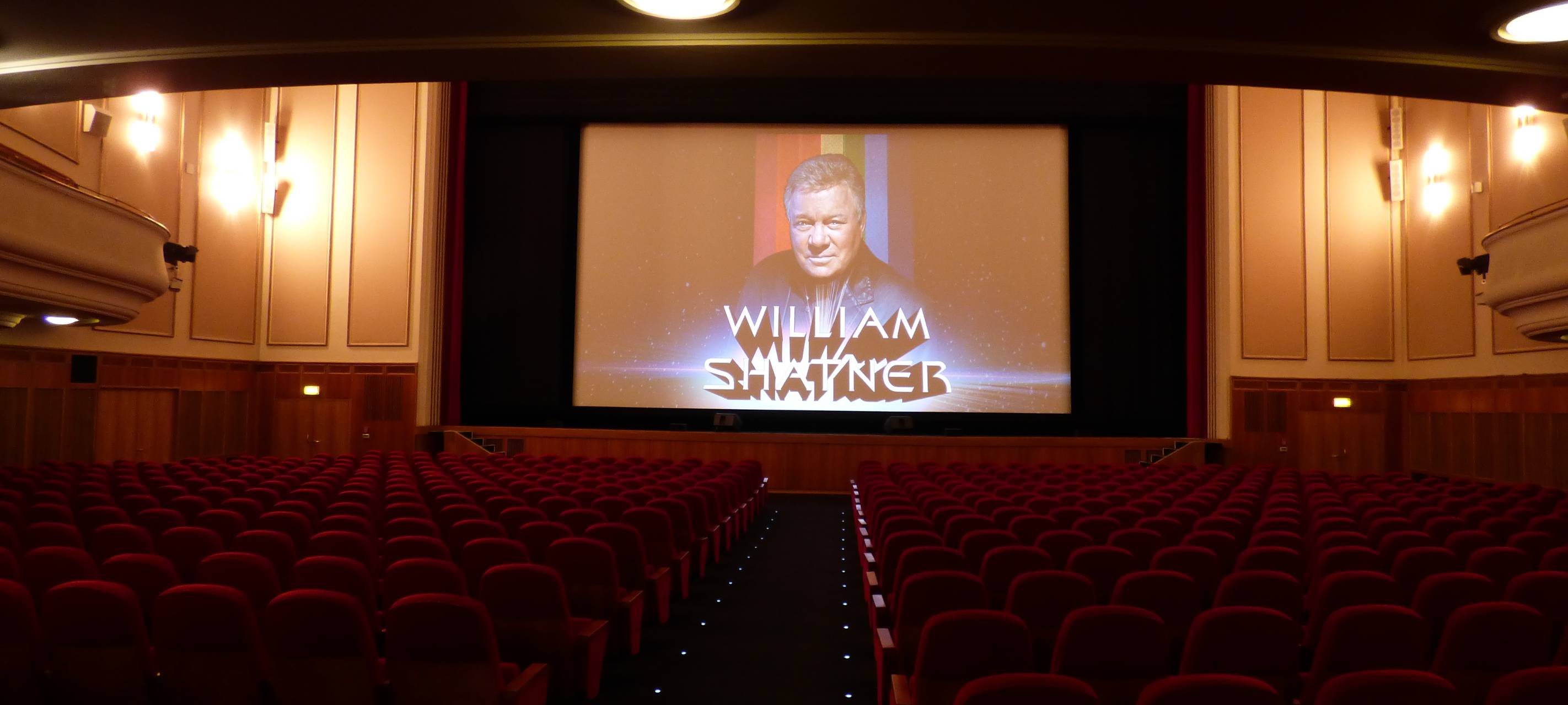 Star Trek in Essen: Captain Kirk-Darsteller William Shatner beamt in die Lichtburg