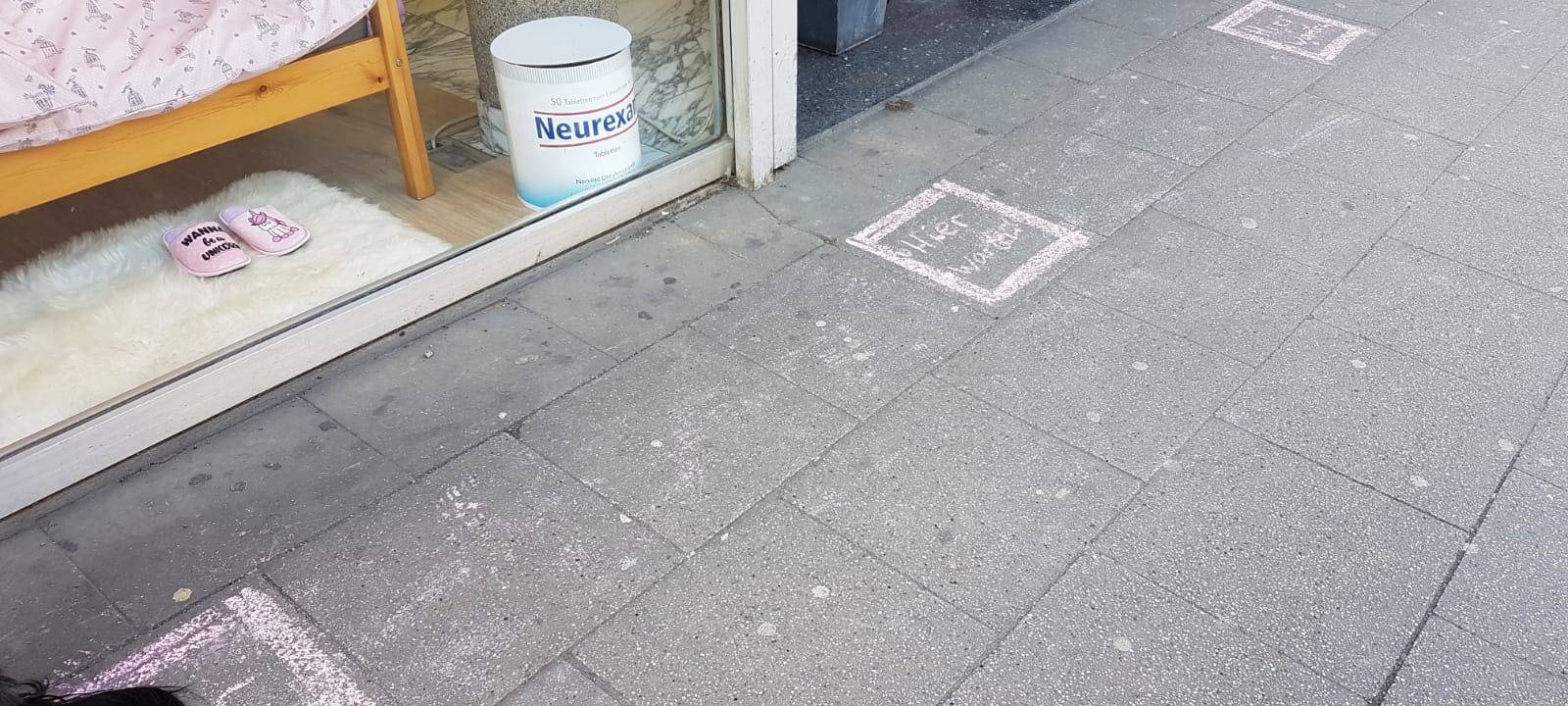 Die Apotheke am Wasserturm in Essen hat Vorsichtsmaßnahmen gegen das Coronavirus getroffen.
