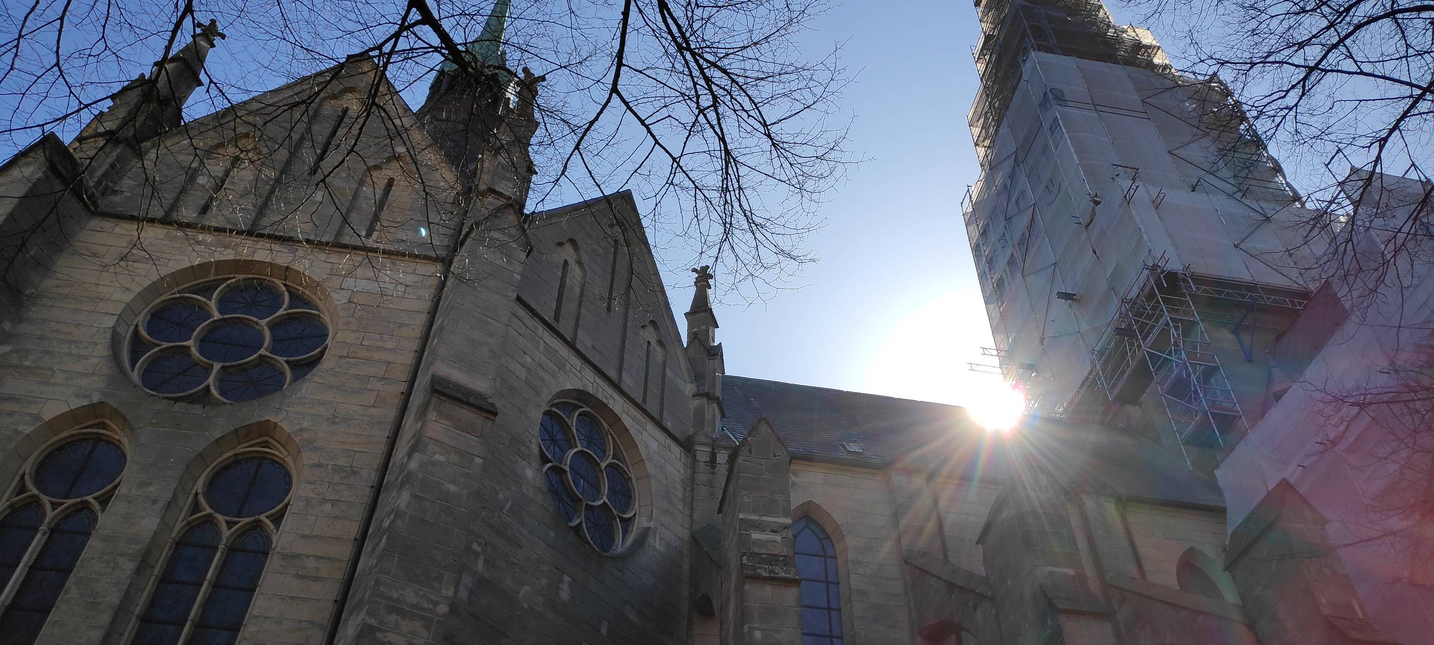 Arbeiten an Kirchturm in Essen gehen trotz Corona weiter