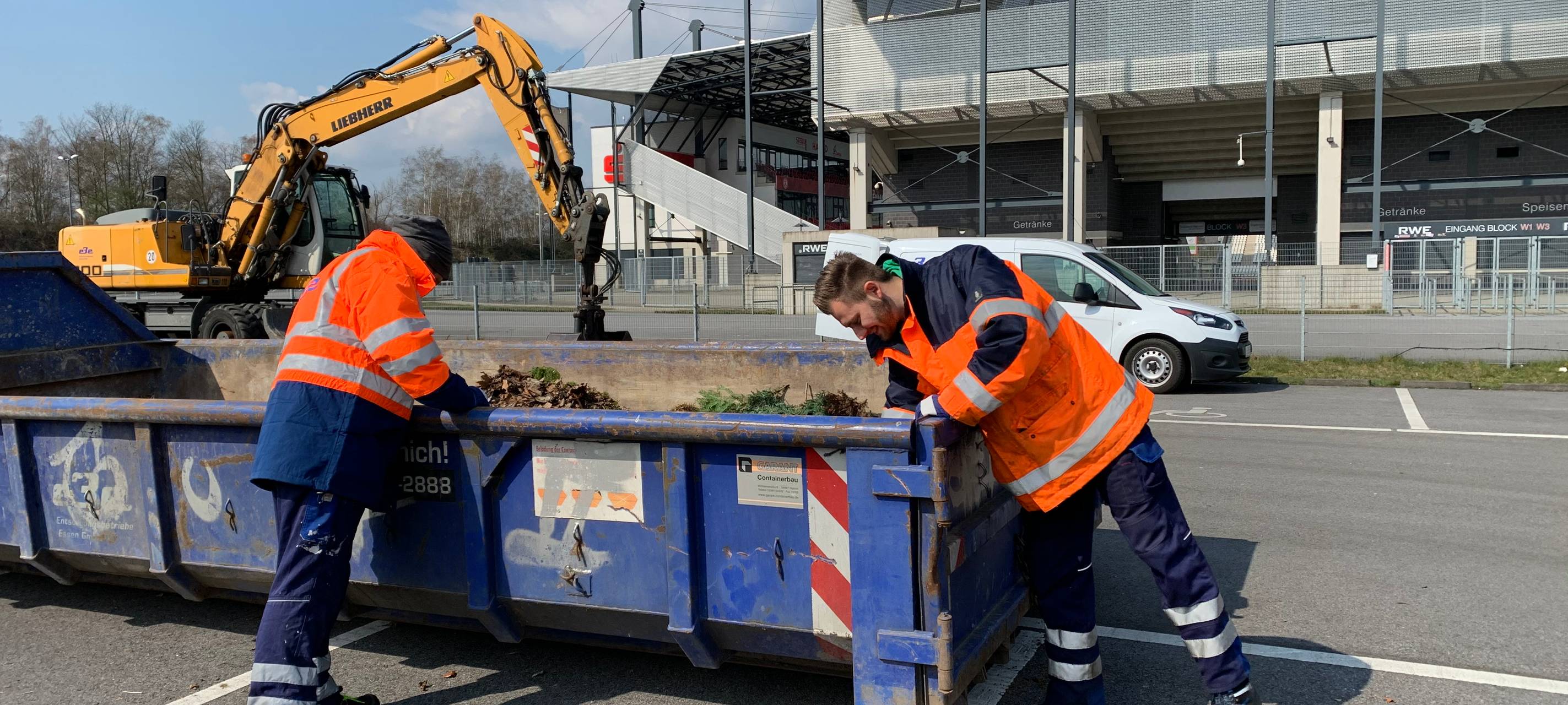 Grünschnitt-Annahmestelle am Stadion Essen in Corona-Zeiten.