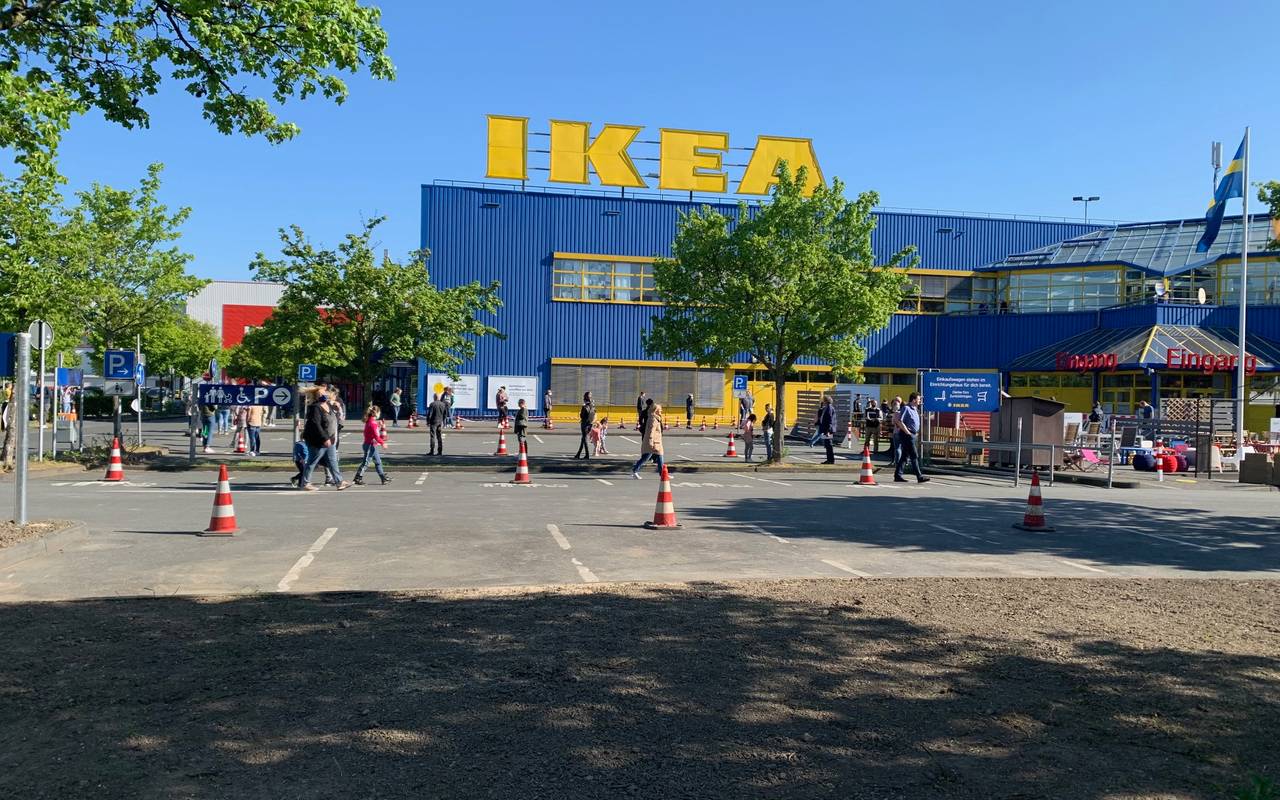 IKEA in Essen-Westviertel hat wegen Corona zum ersten Mal seit Wochen wieder geöffnet