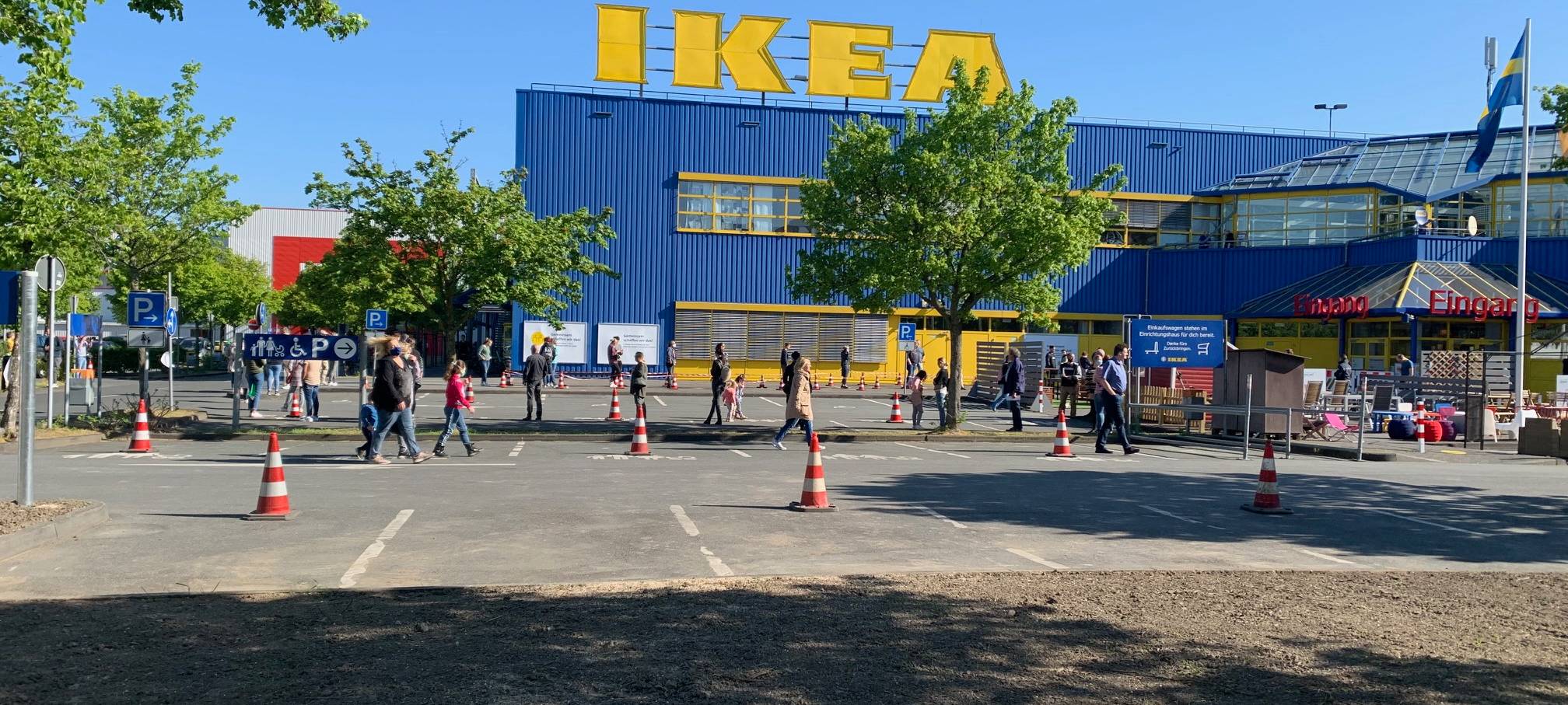 IKEA in Essen-Westviertel hat wegen Corona zum ersten Mal seit Wochen wieder geöffnet