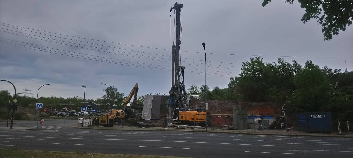 Riesen Bohrer hilft beim Bau vom neuen Stadteil 51 in Essen.