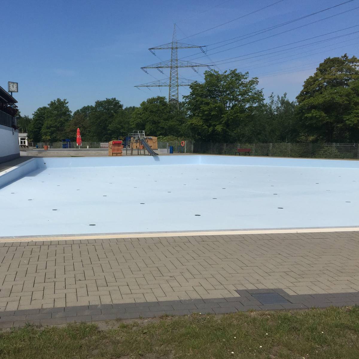 Wie das Freibad Dellwig in Essen Energie sparen will - Radio Essen