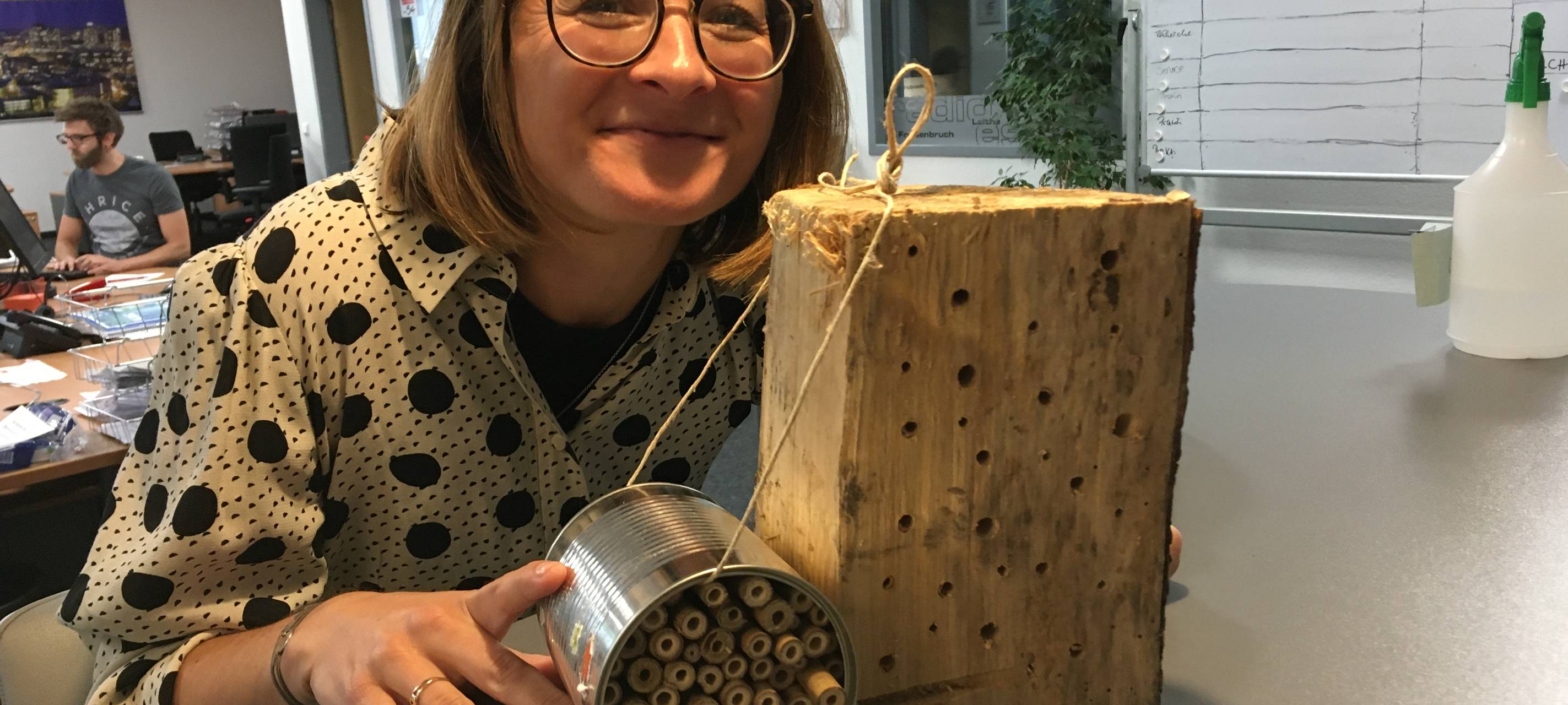 radio-essen-bienenhotel_baum