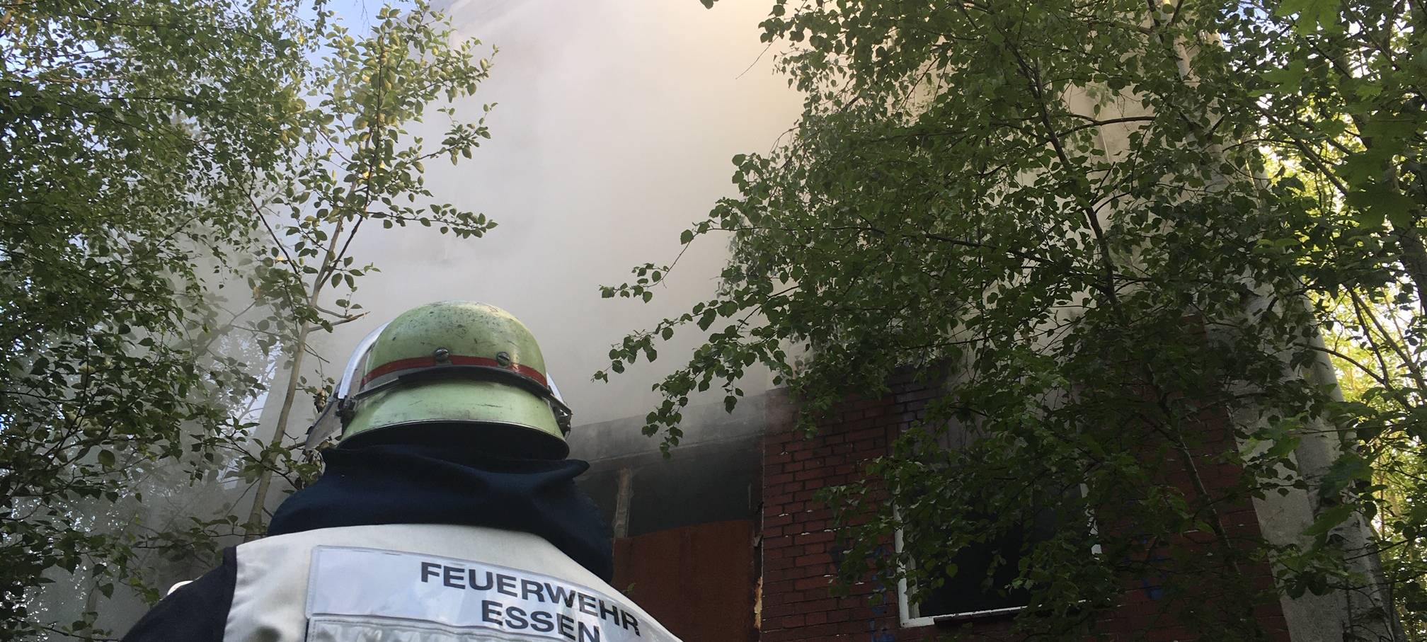 Essen: Feuer in alter Pommes-Fabrik
