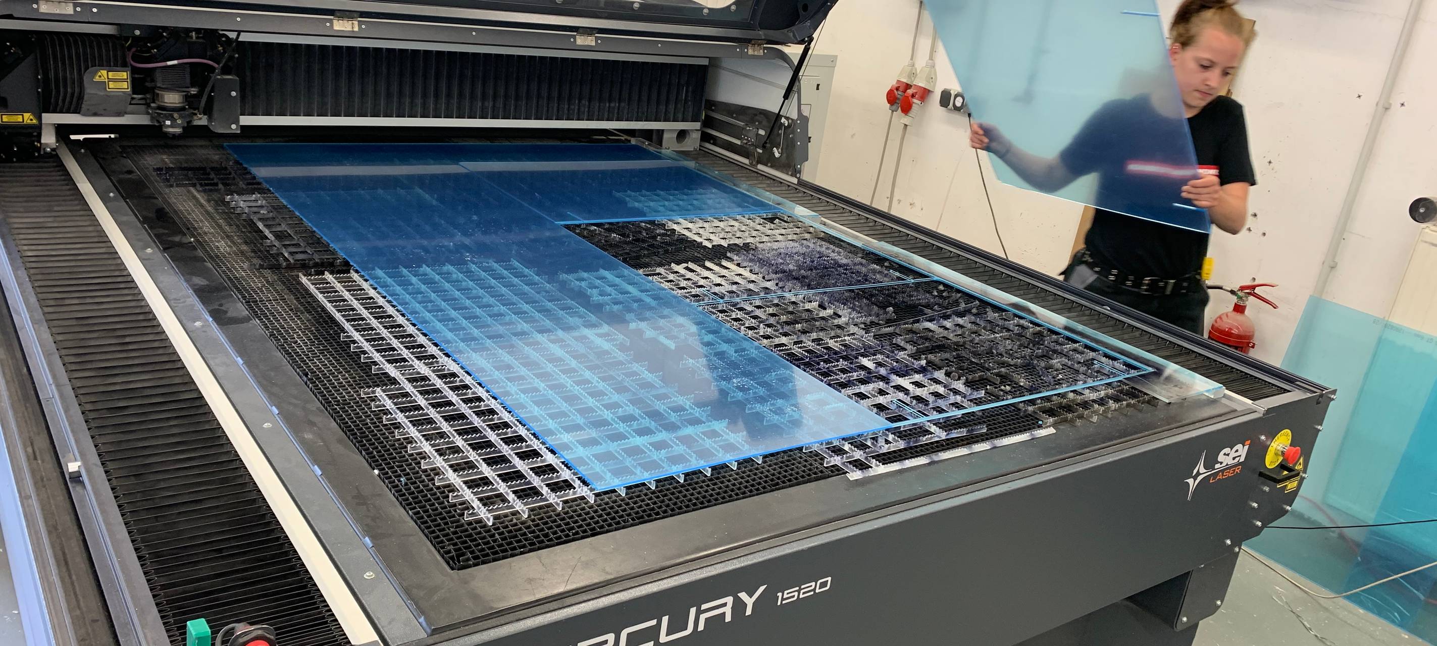 Spuck-Schutz-Produktion in Essen-Bergerhausen bei ART TEC