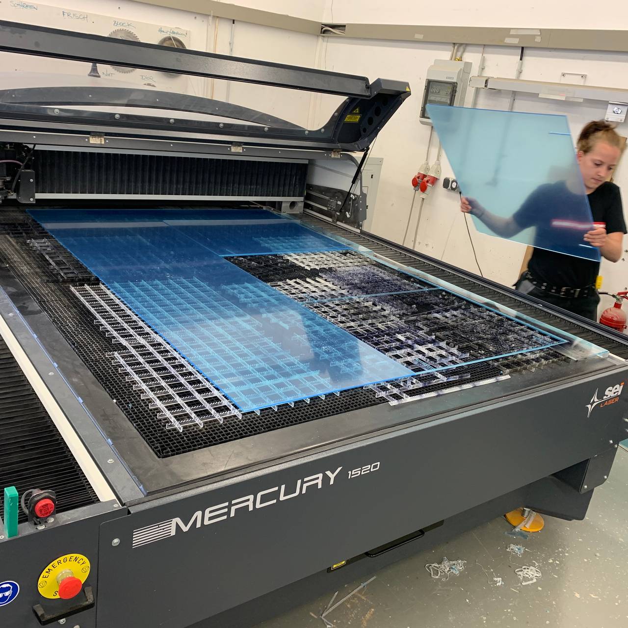 Spuck-Schutz-Produktion in Essen-Bergerhausen bei ART TEC