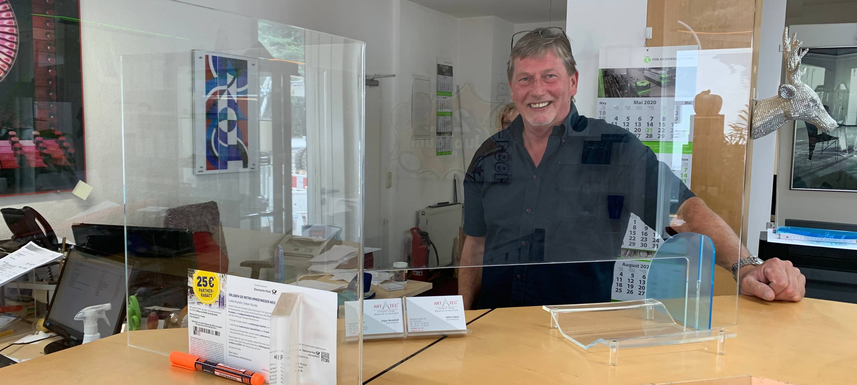 ART TEC in Essen produziert Spuck-Schutz-Scheiben in der Corona-Krise.