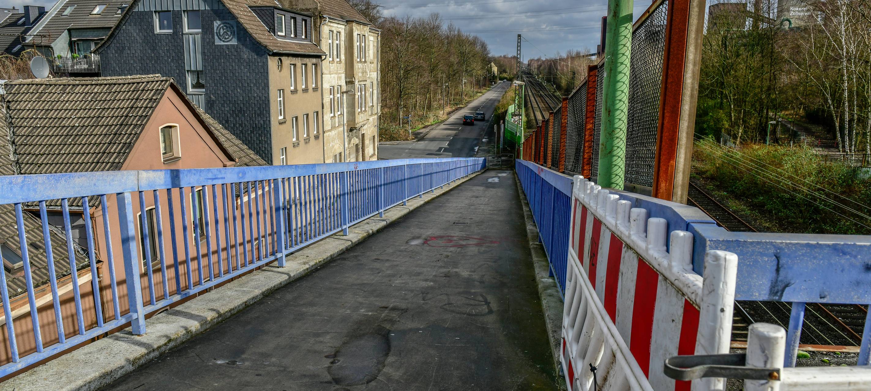 Fußgängerbrücke an der Josef-Hoeren-Straße in Essen-Stoppenberg über Bahngleise