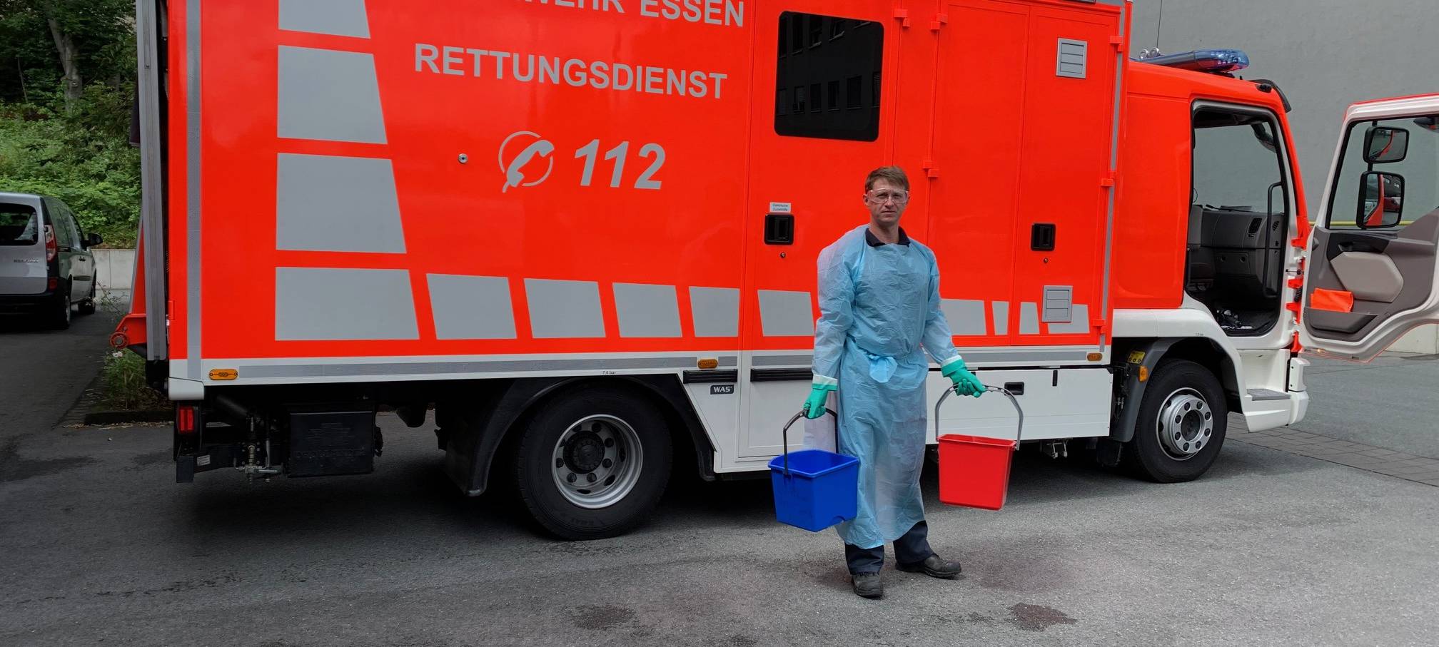 Wie die Rettungswagen der Feuerwehr Essen desinfiziert werden