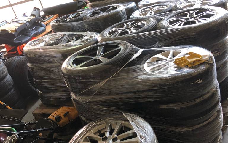 Geklaute Reifen aus Essen-Kray in einer Garage in Gelsenkirchen