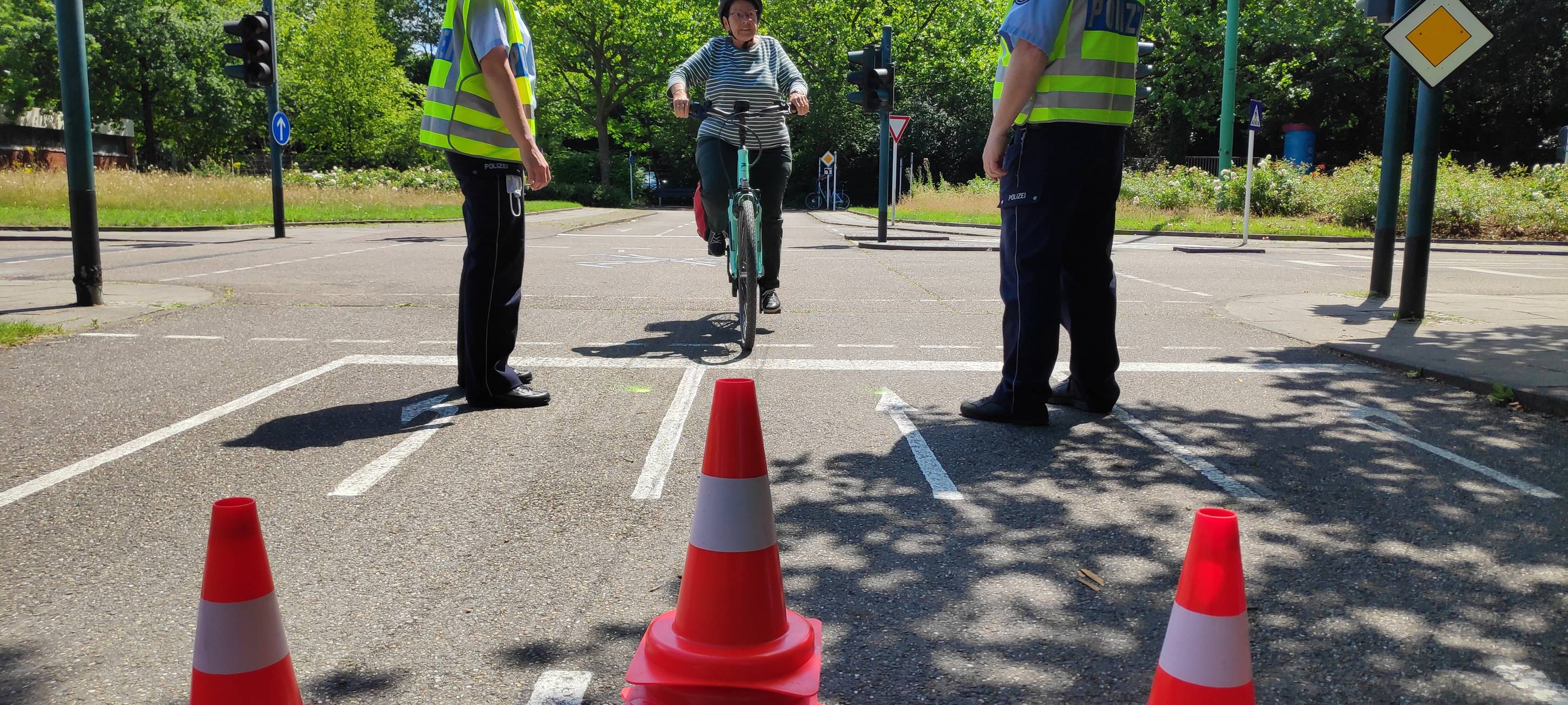 Polizei Essen macht E-Bike-Fahrer fit für die Straßen