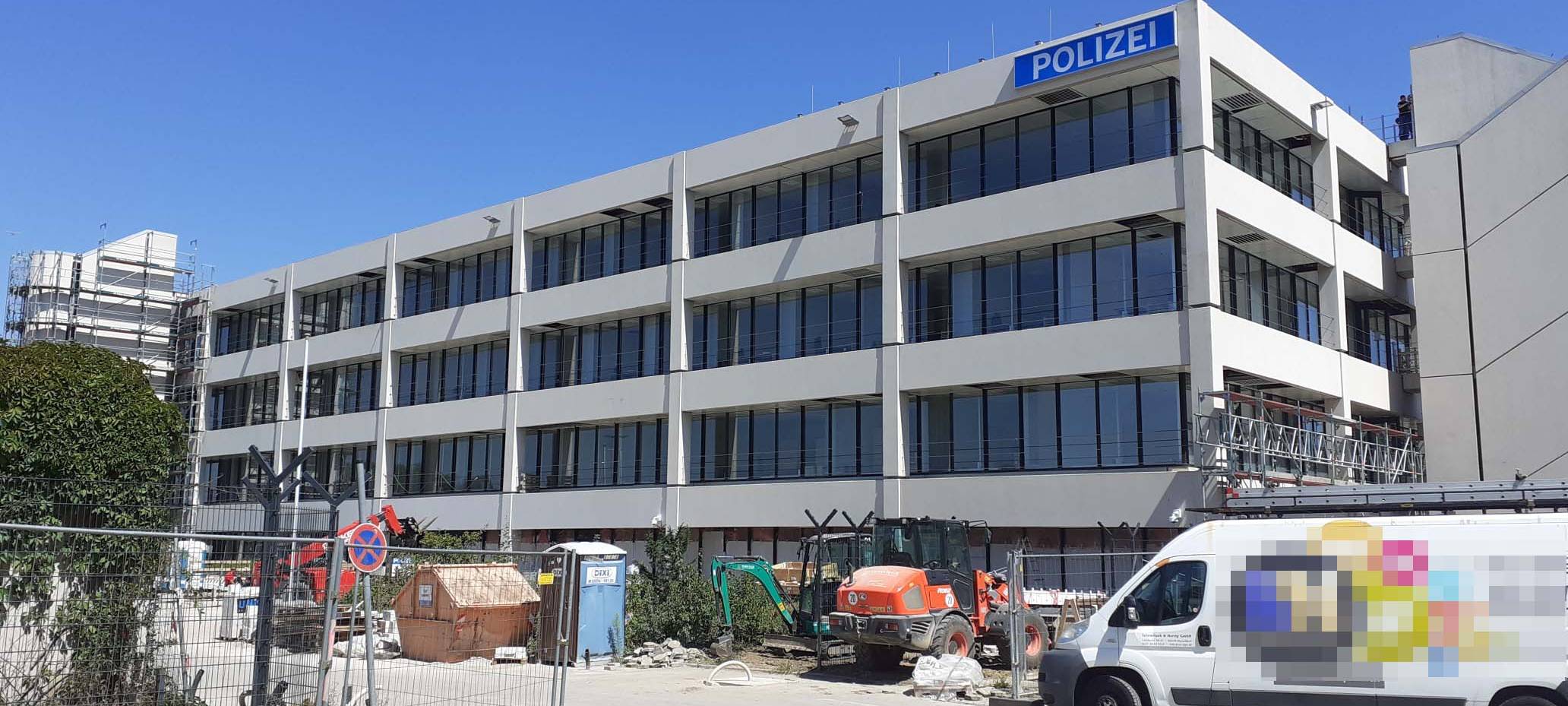 Polizei Essen zieht um in neue Büros in Essen-Schuir