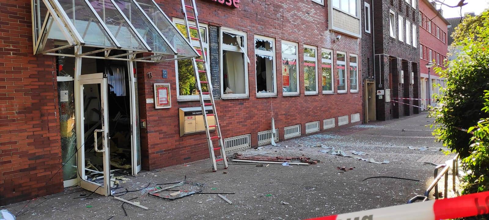 Polizei Essen: Ermittlungen nach Sprengung von Geldautomat