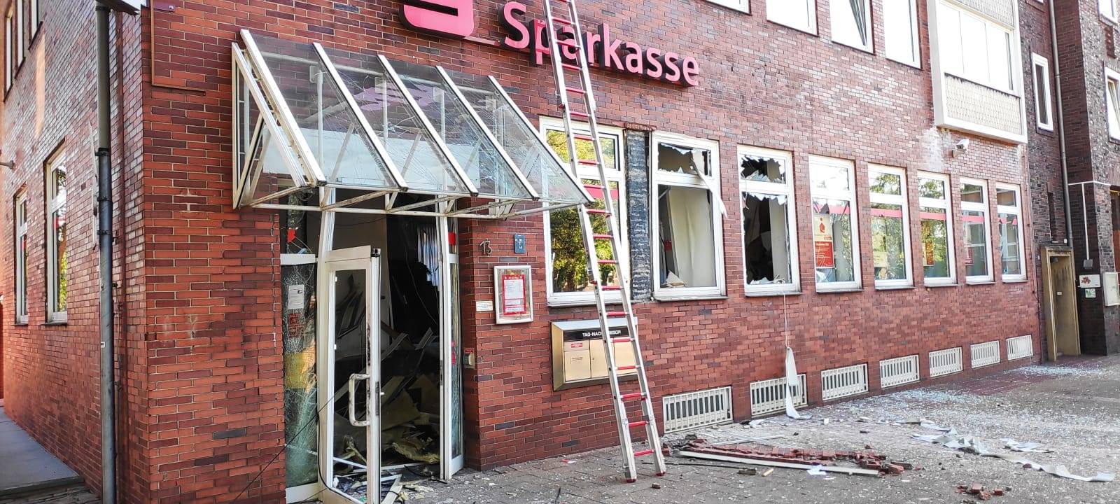Polizei Essen: Ermittlungen nach Sprengung von Geldautomat