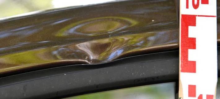 Beschädigtes Auto in Essen - Polizeimeldung