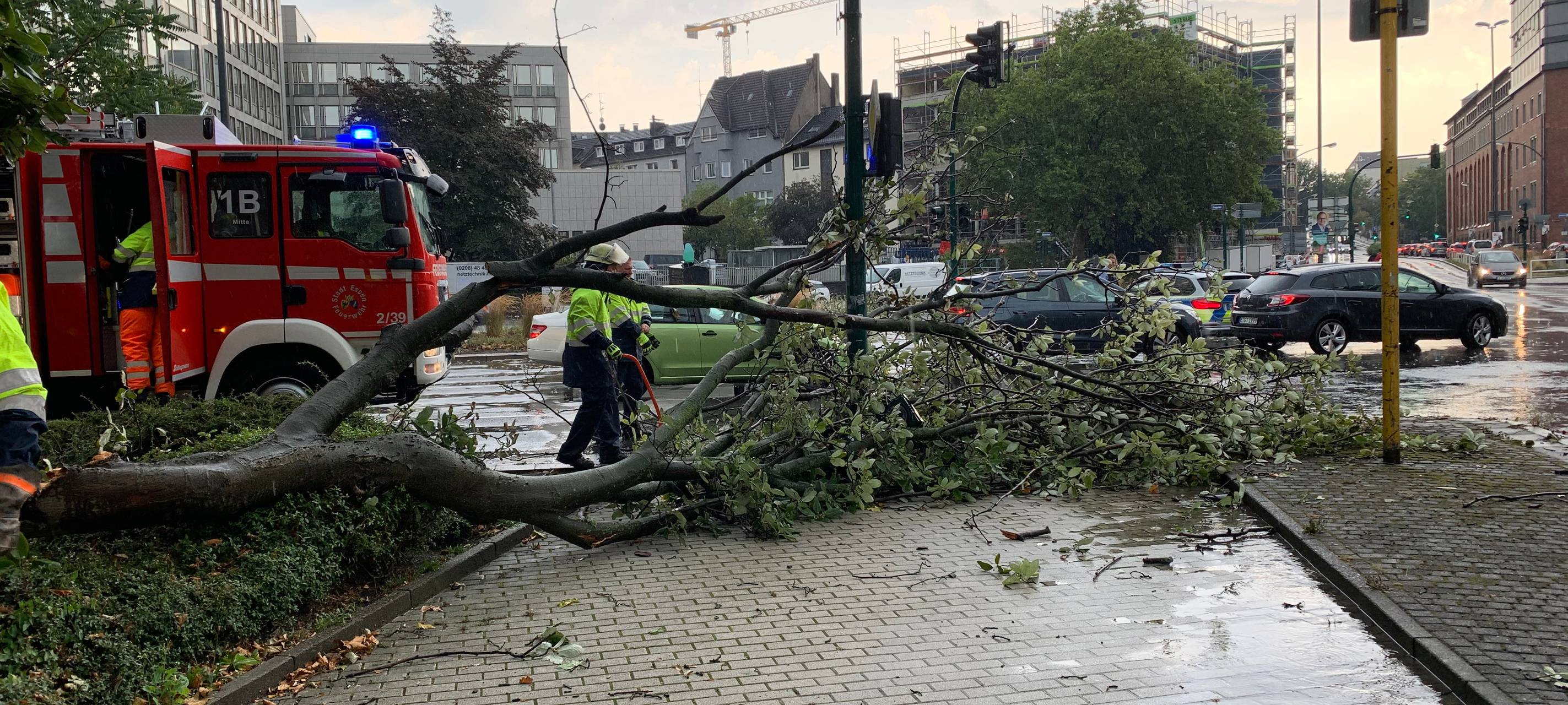 Essen: Starkregen macht Probleme auf den Straßen