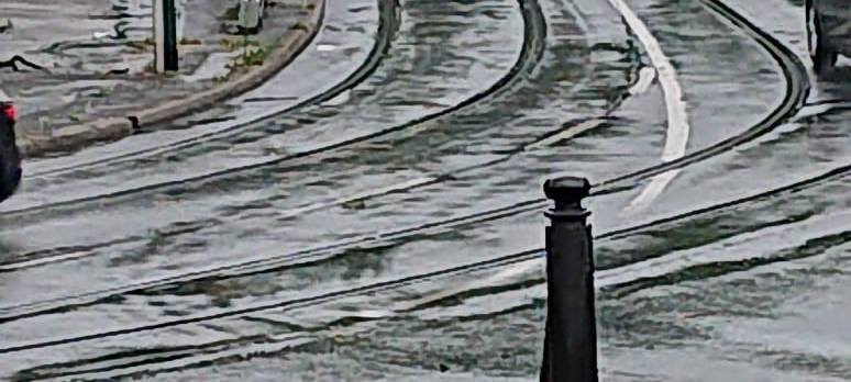 Essen: Starkregen macht Probleme auf den Straßen