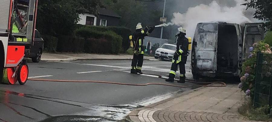 Auto brennt in Essen