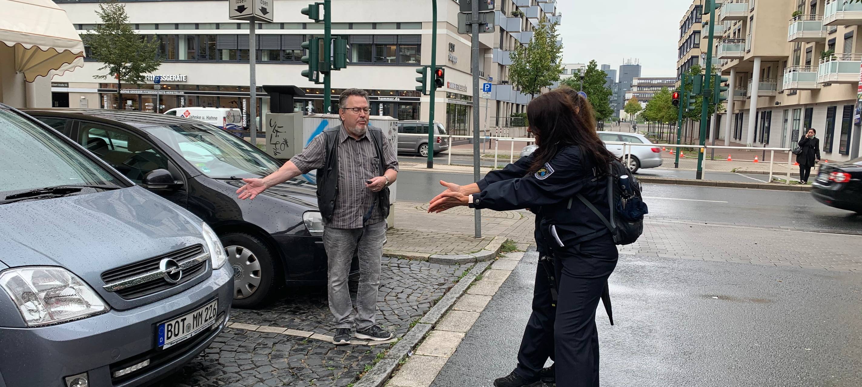 Politessen in Essen mit Auto-Sucher Marold
