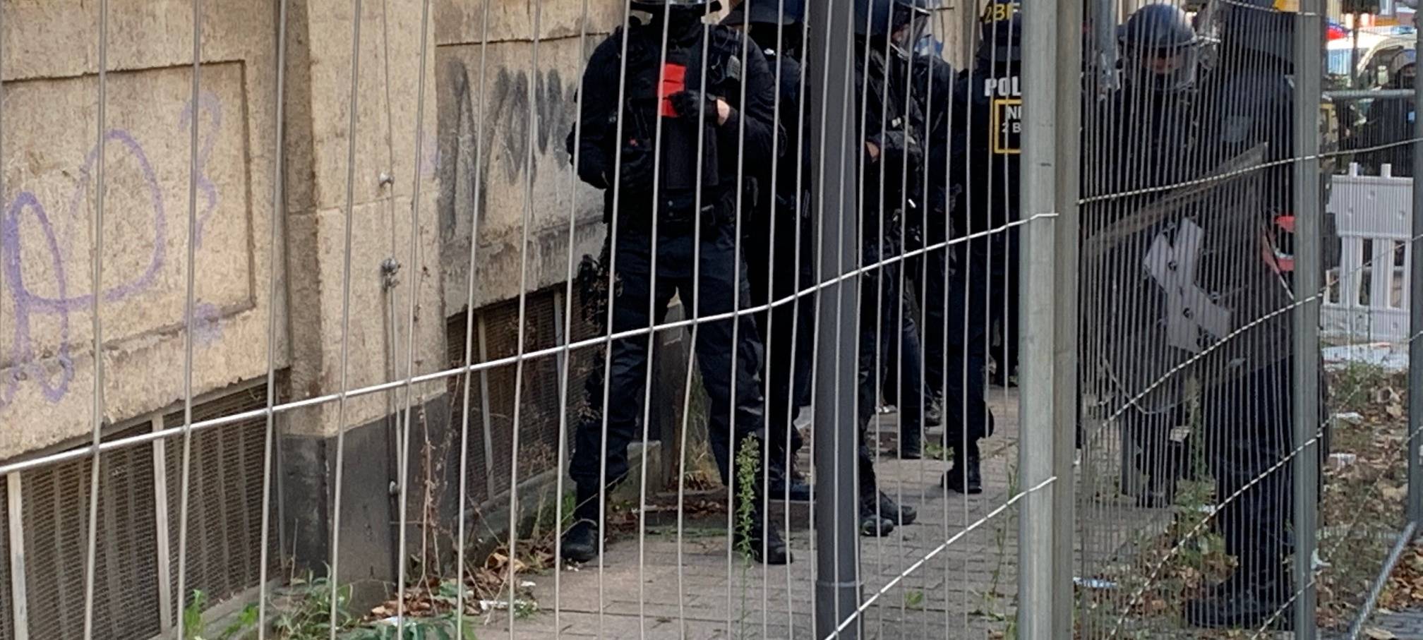 Essen: Besetztes Haus geräumt - Polizeieinsatz läuft weiter